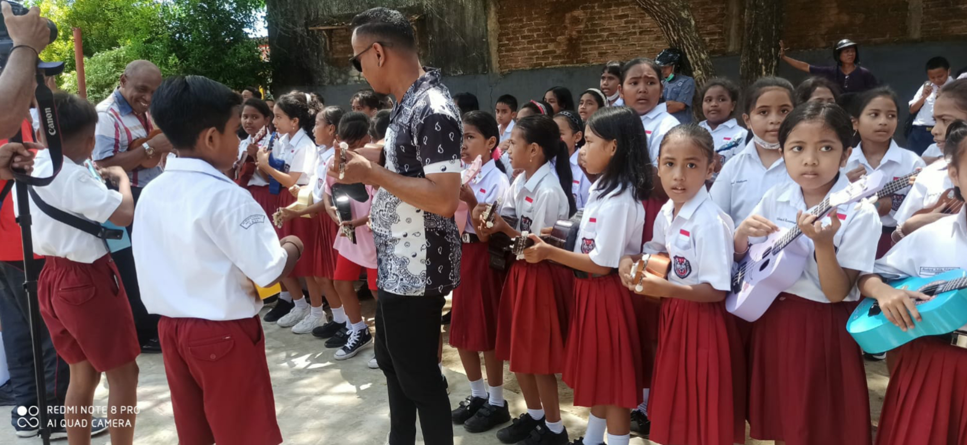 Kehadiran Musik Jukulele Satukan Perbedaan di SD Latihan 2 SPG 1 InShot 20221124 114009766