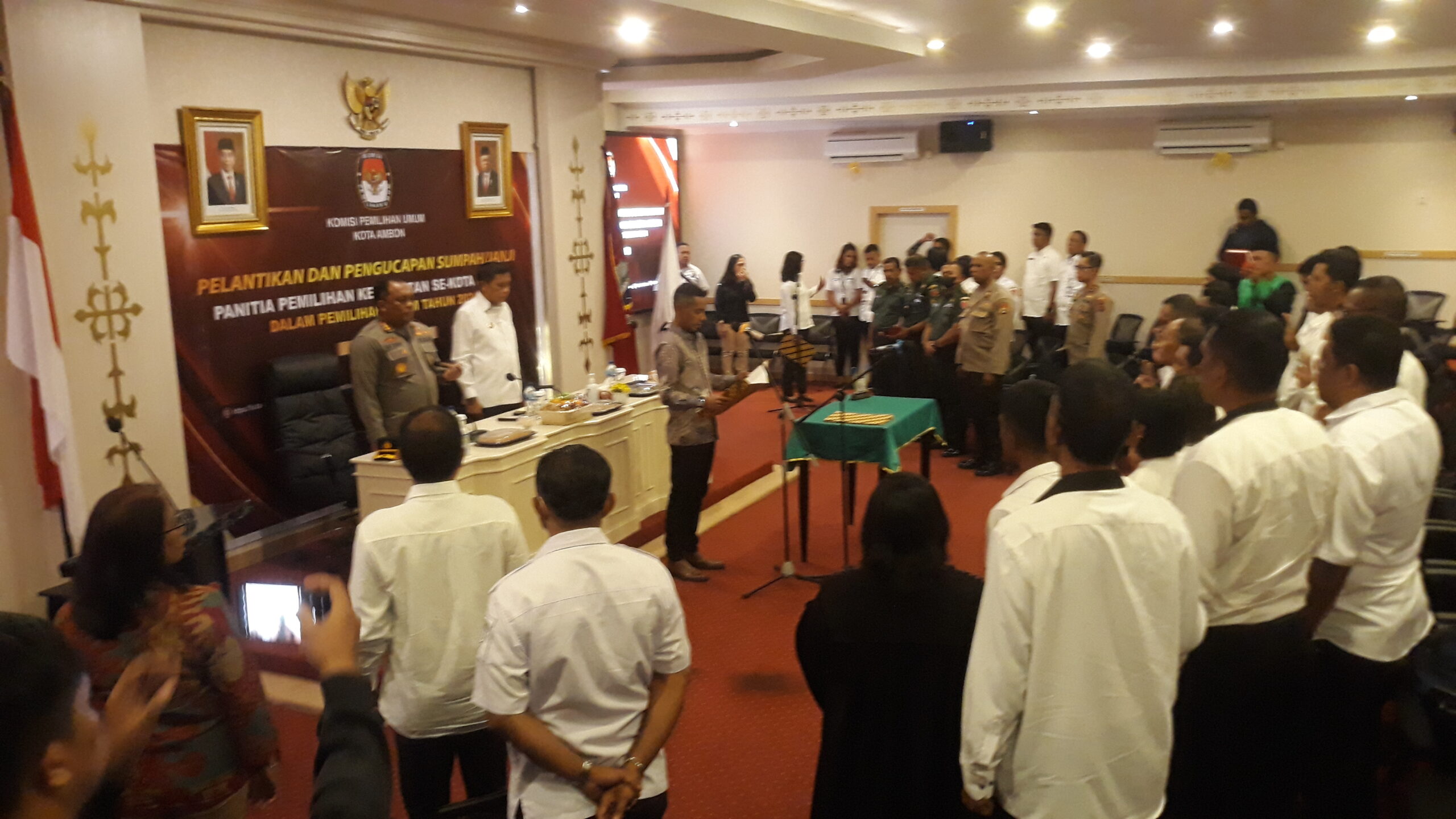 KPU Lantik Panitia Pelantikan Kecamatan se-Kota Ambon 1 20230104 101645 scaled