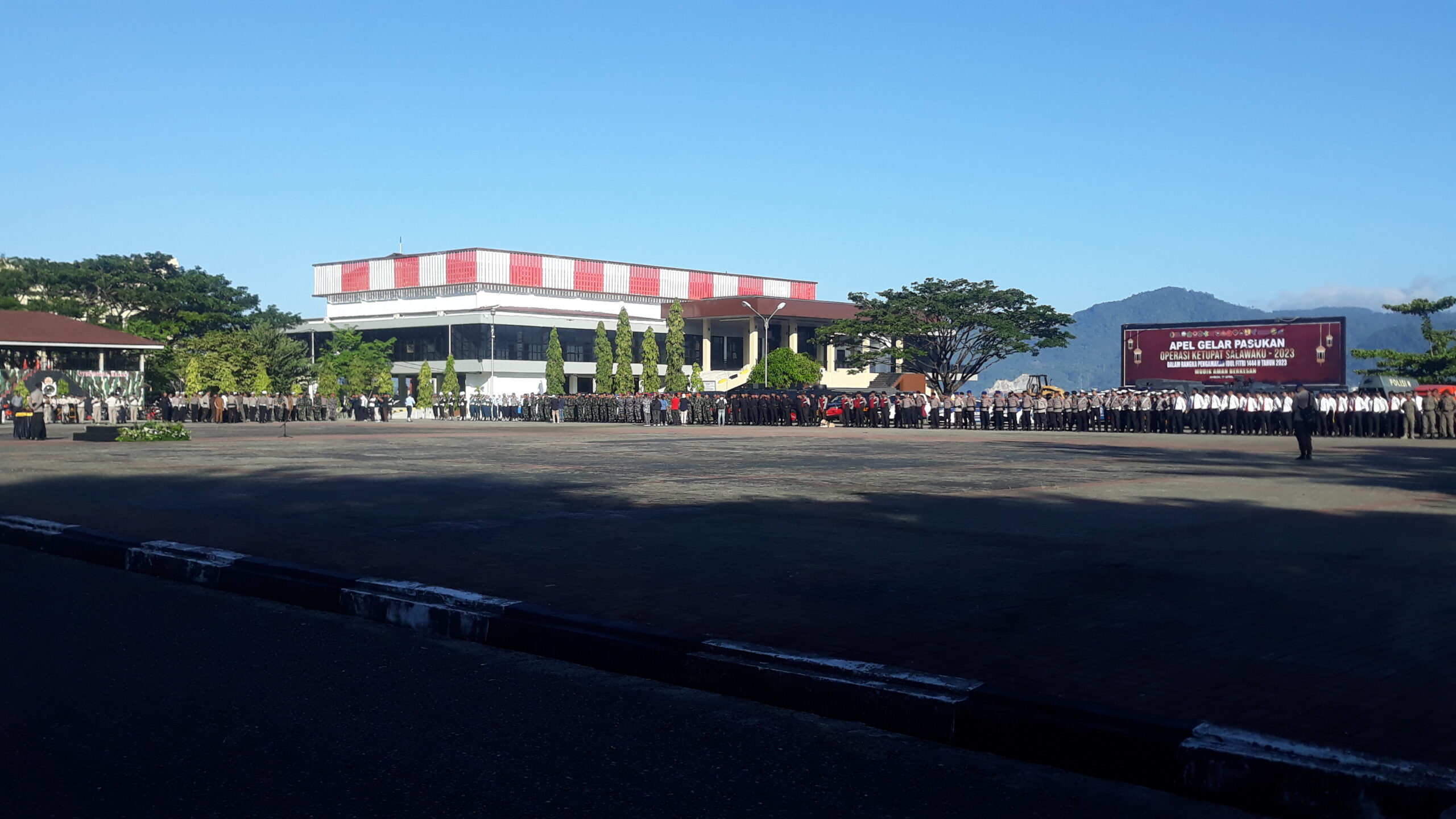 Polda Maluku Gelar Apel Pasukan Operasi Ketupat Salawaku 2023 1 20230417 075633 scaled
