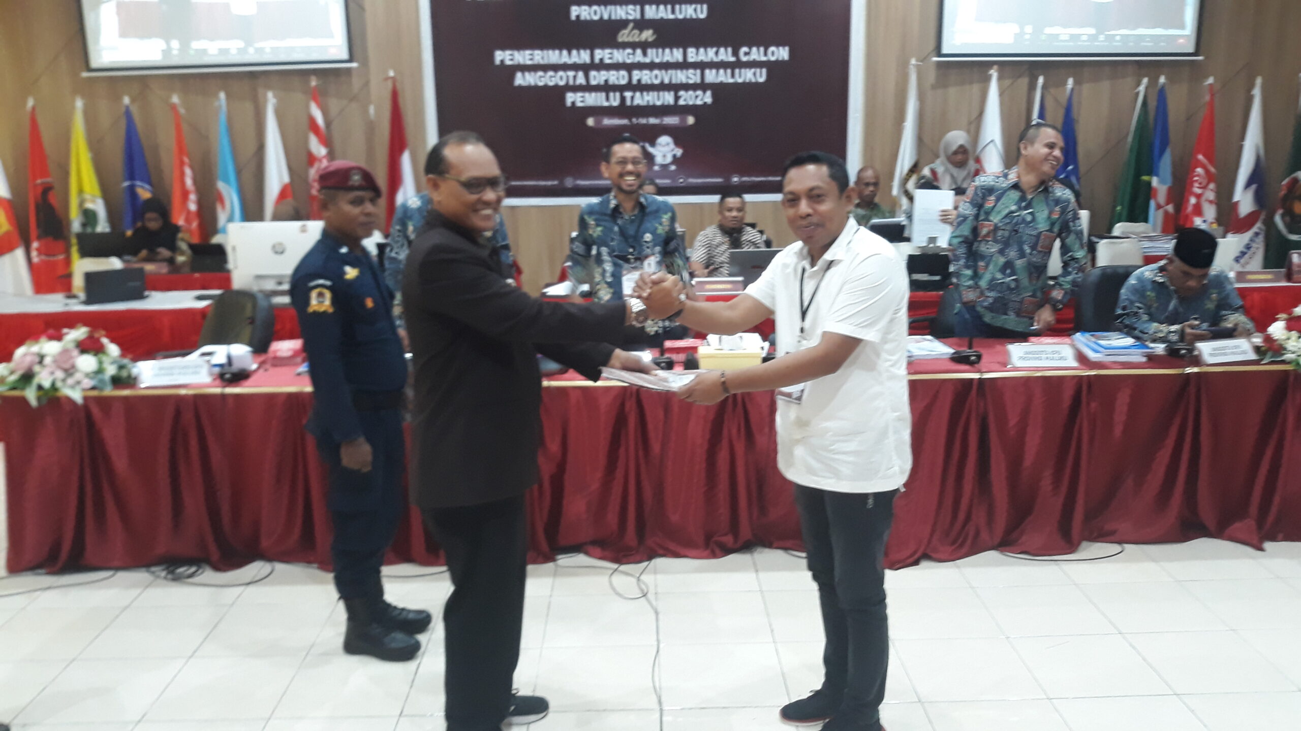 Frangkois A. Orno Resmi Daftar Ke KPU Provinsi Maluku 1 20230512 110537 scaled