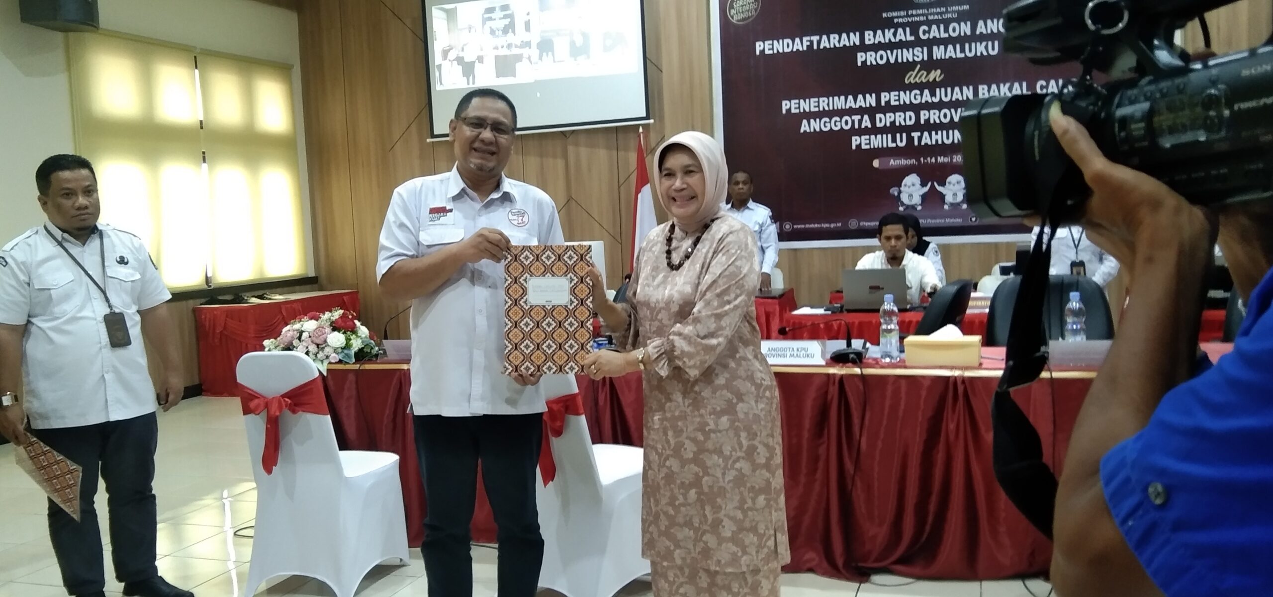 Anna Latuconsina Resmi Daftar Caleg DPD RI Ke KPU Maluku 1 IMG 20230504 120508 scaled