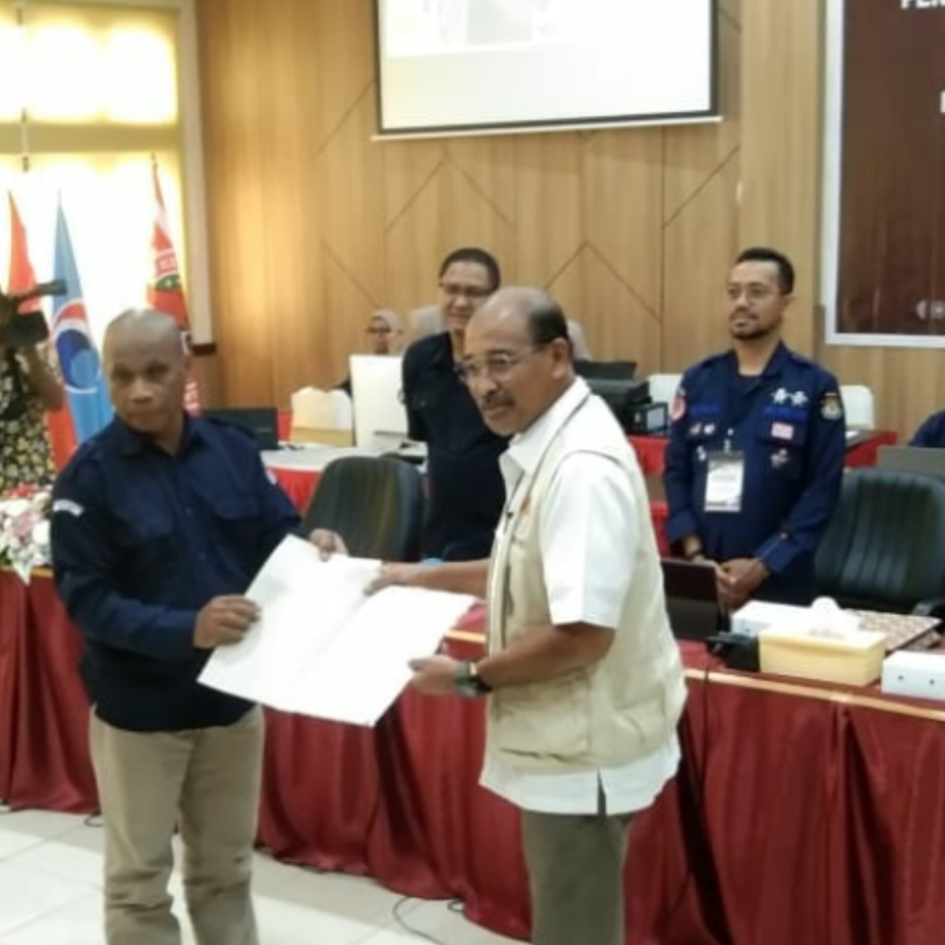 Nono Sampono Resmi Daftar Ke KPU Provinsi Maluku 1 InShot 20230509 172654857