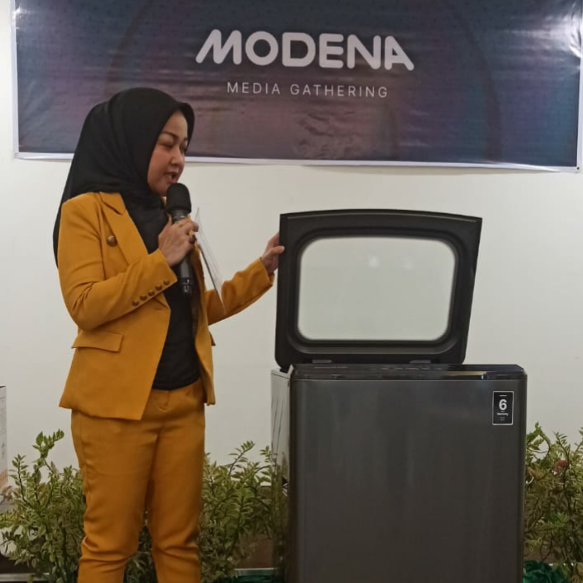 Jawab Kebutuhan Mencuci Keluarga, MODENA Rilis Mesin Cuci Top Load Terbaru WT 1120 UFGY 1 InShot 20230513 215624336