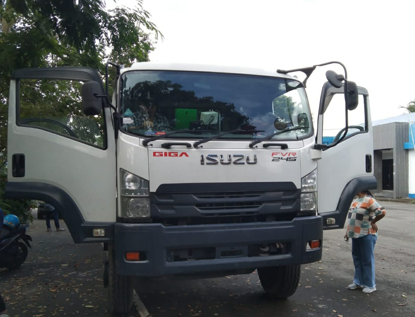 Pemkot Ambon Akhirnya Tambah Armada Pengangkut Sampah 1 IMG 20230609 WA0084