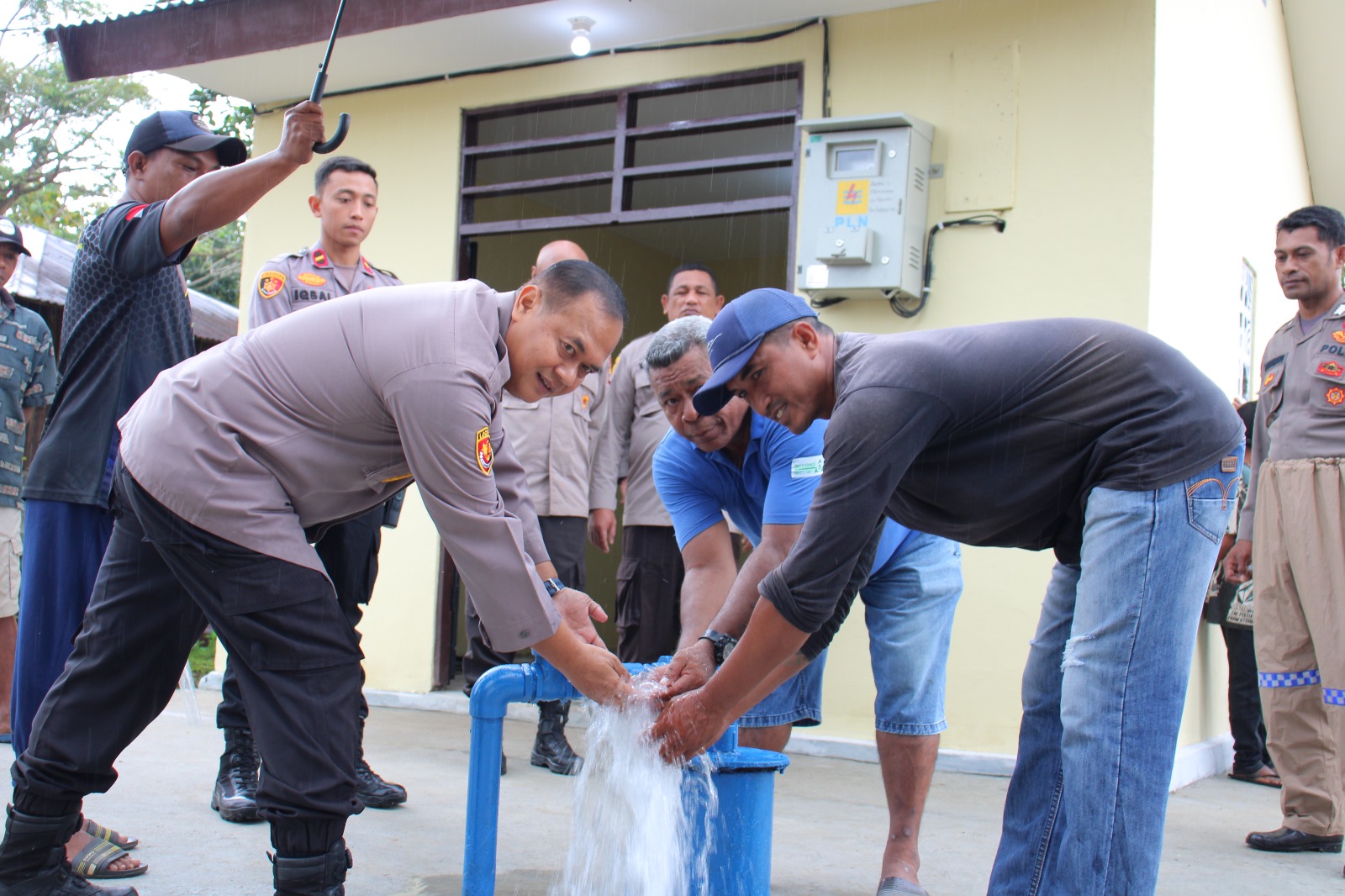 Polda Maluku Renovasi Sarana Air Bersih yang Mengaliri 250 KK di Tawiri 1 IMG 20230619 WA0051