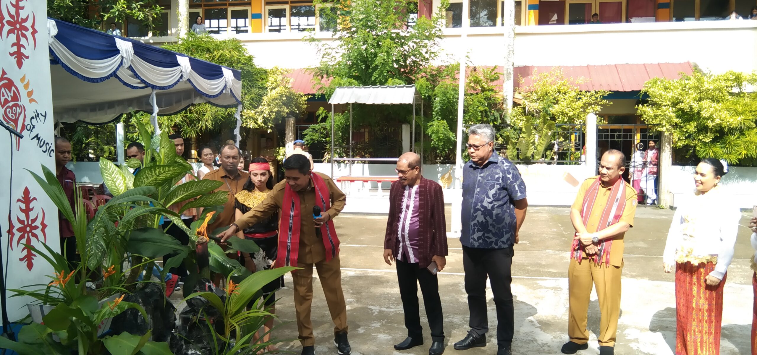 SMP Negeri 6 Ambon Laksanakan Pagelaran Seni 1 IMG 20230627 095025 scaled