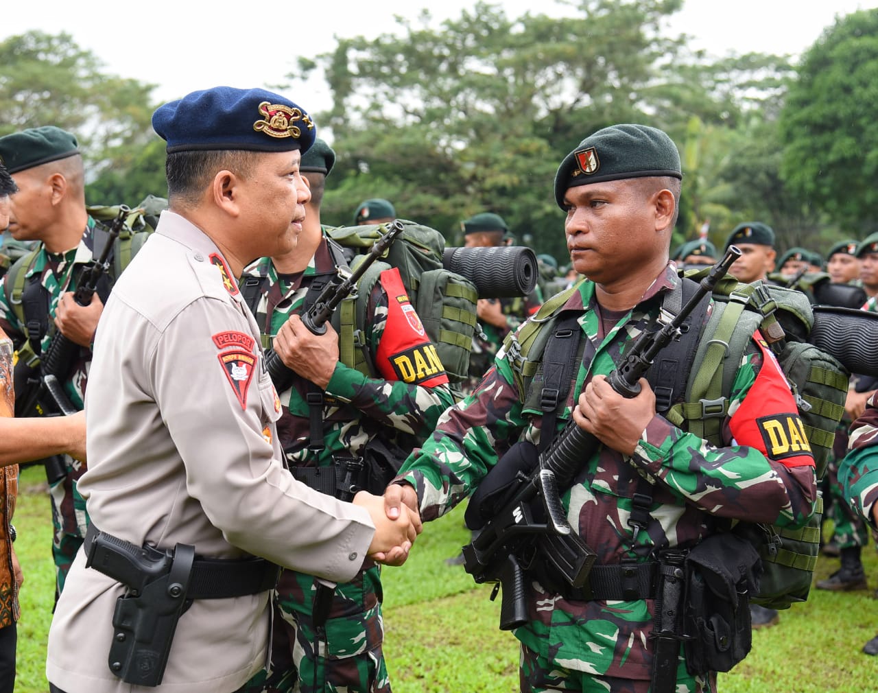 Kapolda Maluku Berikan Semangat Kepada Satgas Pamputer XXVI Kodam Pattimura 1 IMG 20230714 WA0033