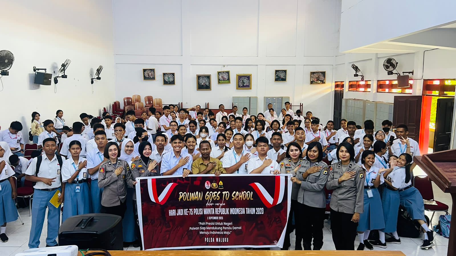 Sambangi SMAN 1 Ambon, Ini yang Dilakukan Polwan Polda Maluku 1 IMG 20230822 WA0083