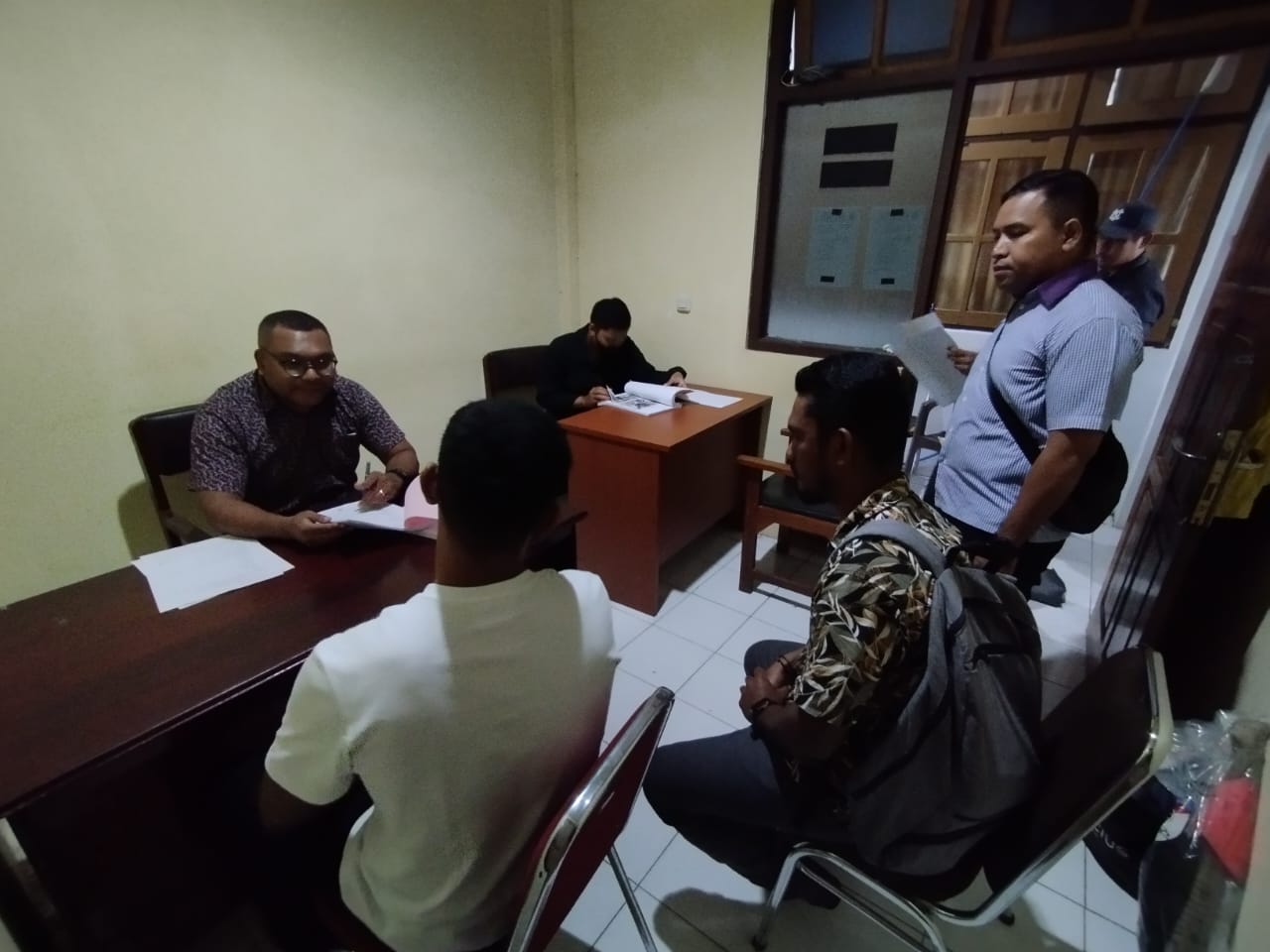 Polisi Serahkan Berkas Penganiayaan Warga Tial 1 IMG 20230825 WA0001