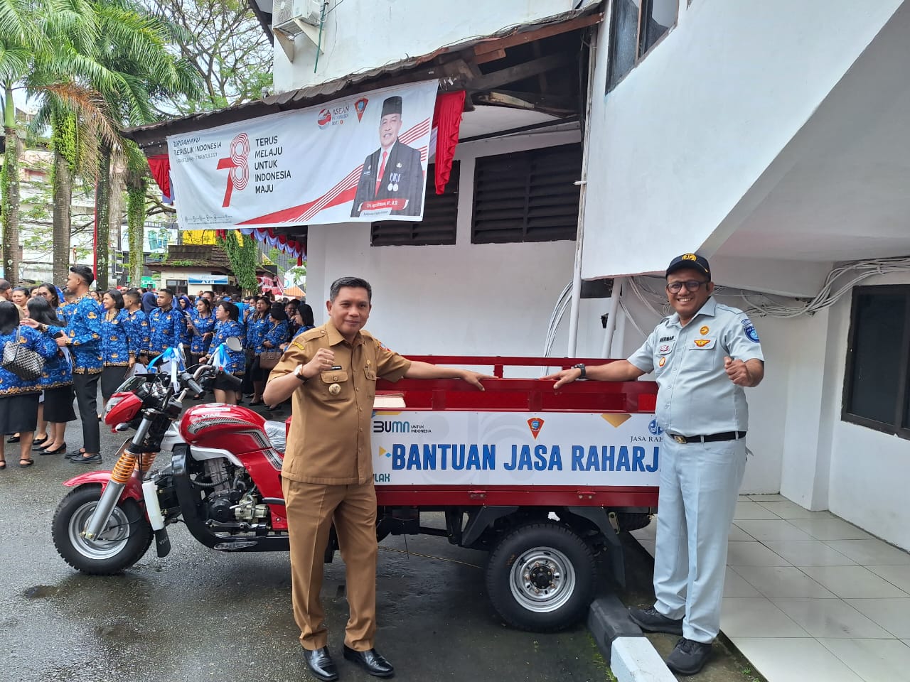 Jasa Raharja Serahkan Kendaraan Roda Tiga Pengangkut Sampah 1 IMG 20230828 WA0071