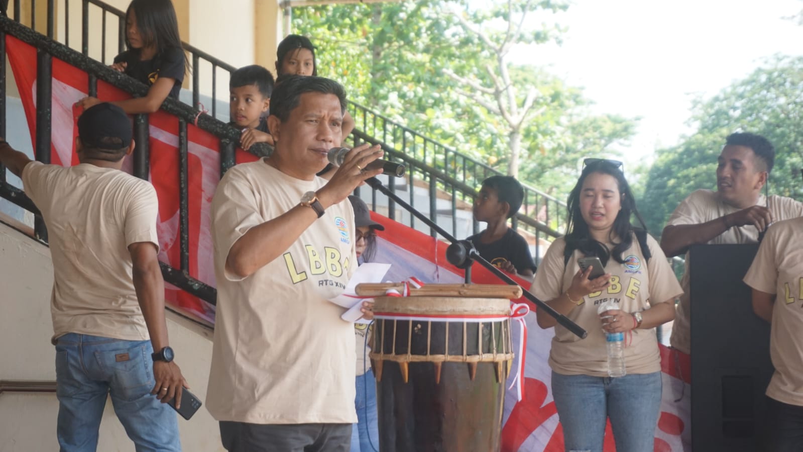 Penjabat Wali Kota Ambon Buka Lomba Baris Berkreasi Empang 1 IMG 20230923 WA0014