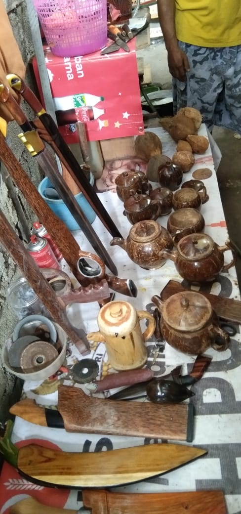 Warga Hila SuLap Batok Kelapa Menjadi Kerajinan Tangan 1 WhatsApp Image 2023 08 31 at 03.48.39 1