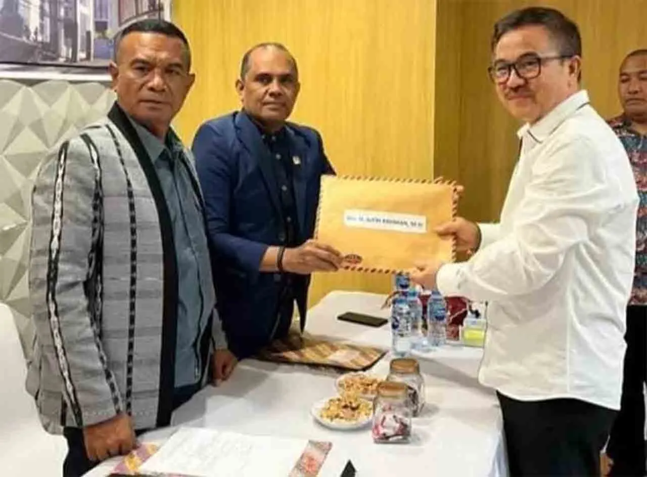 Jufry Rahman Mencalonkan Diri Sebagai Penjabat Gubernur Maluku 1 DPRD 241123 2 OK