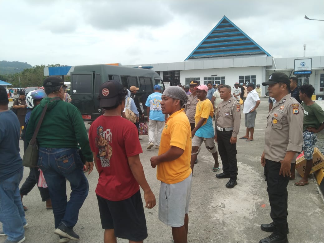 Wakapolsek Salahutu Pimpin Patroli di Pelabuhan Tulehu 1 IMG 20231124 WA0046