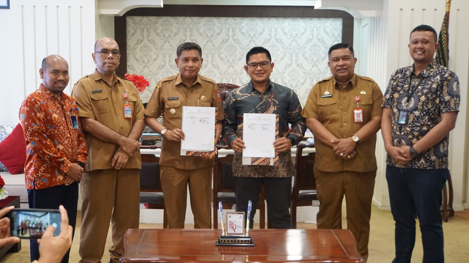 Pemkot – PT. Bank Mandiri Teken MoU, Fasilitasi Kartu Kredit Pemerintah 1 IMG 20231128 WA0015