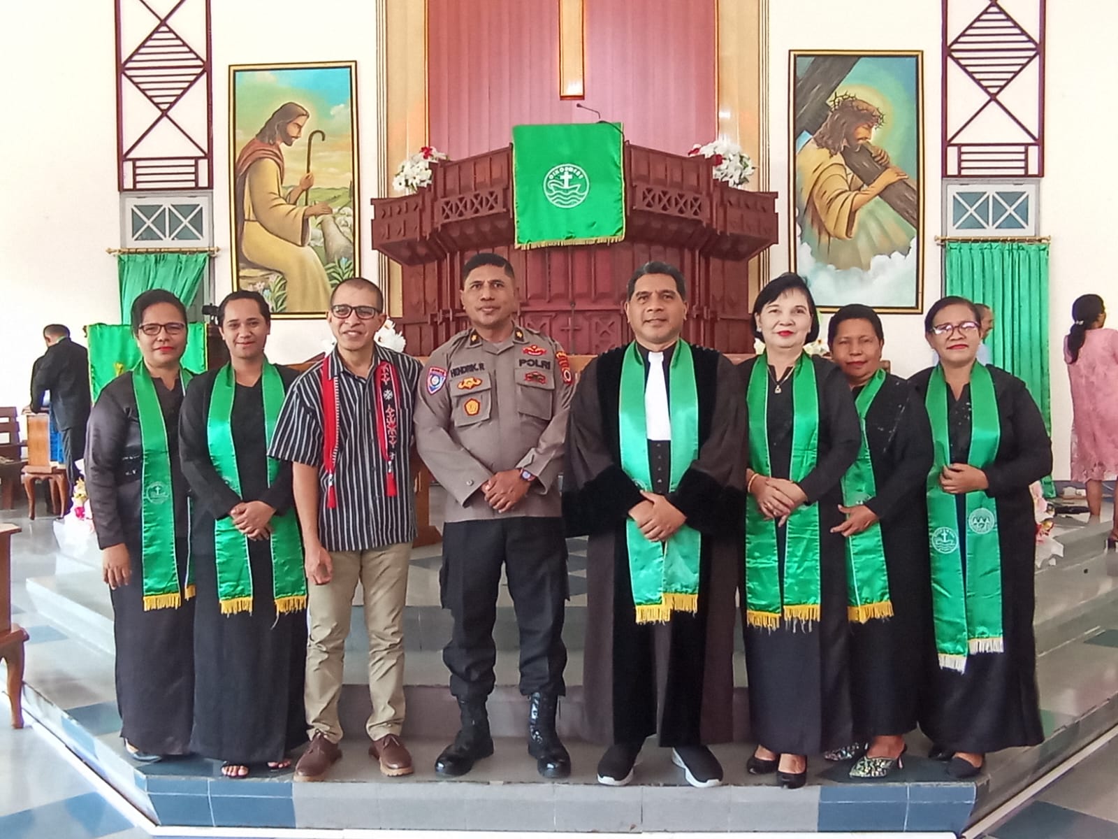 Satgas OMB Salawaku Polda Maluku Sambangi Jemaat GPM Soya 1 WhatsApp Image 2023 11 12 at 22.11.26