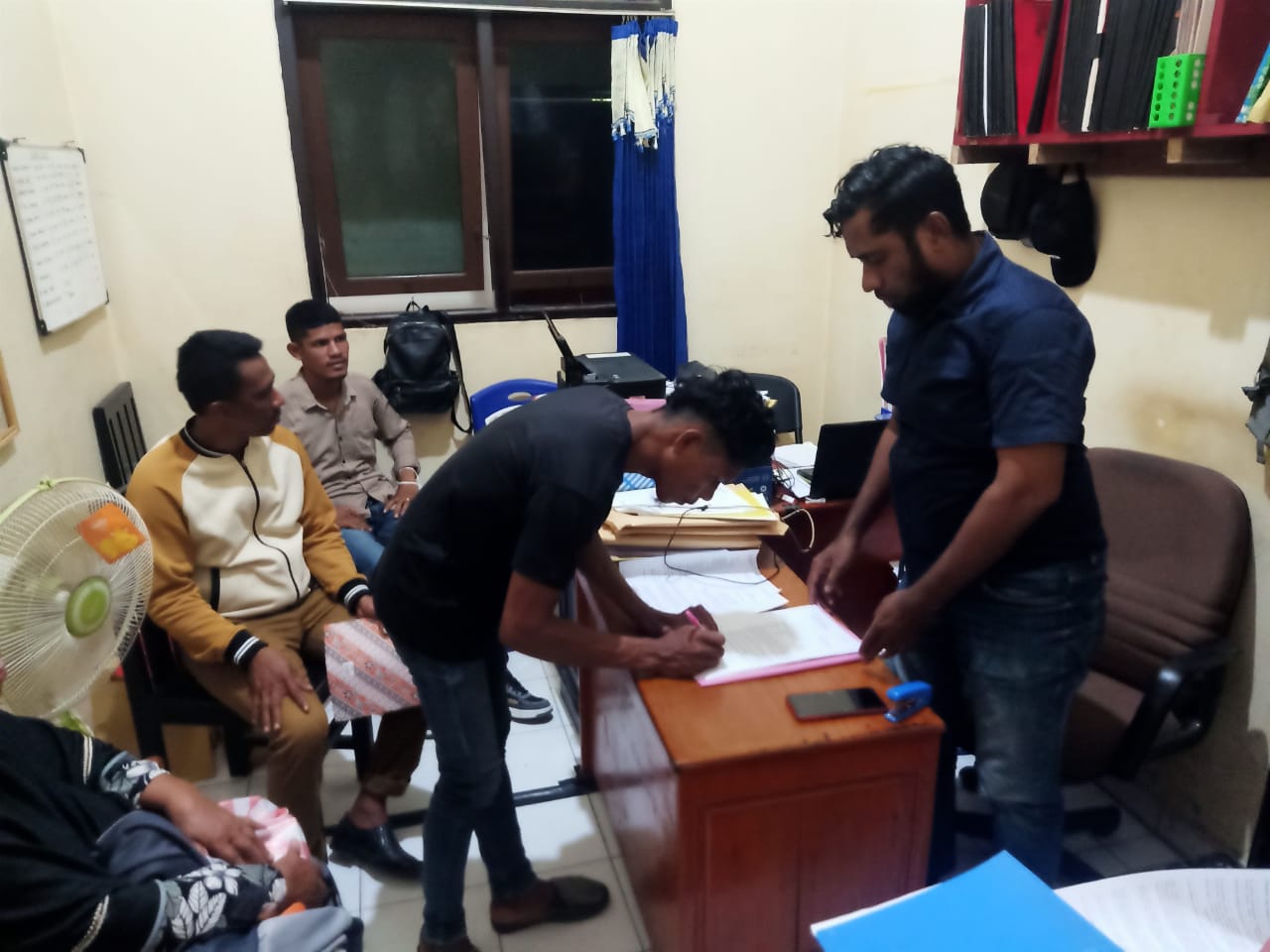 Polres SBB Selesaikan Perkara Penganiayaan Melalui Keadilan Restorative 1 WhatsApp Image 2023 11 15 at 22.42.24 b5f026c2