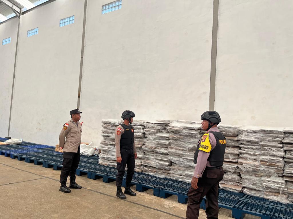 Pastikan keamanan Logistik Pemilu Kasat Sabhara MBD pantau langsung Gudang Penyimpanan Logistik Pemilu KPU Kab. MBD 1 WhatsApp Image 2023 11 16 at 16.32.58 3739ad4b