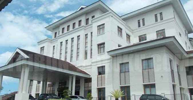 DPRD Maluku Minta Pemprov Segera Sampaikan Dokumen APBD-P 2023 1 kantor dprd maluku