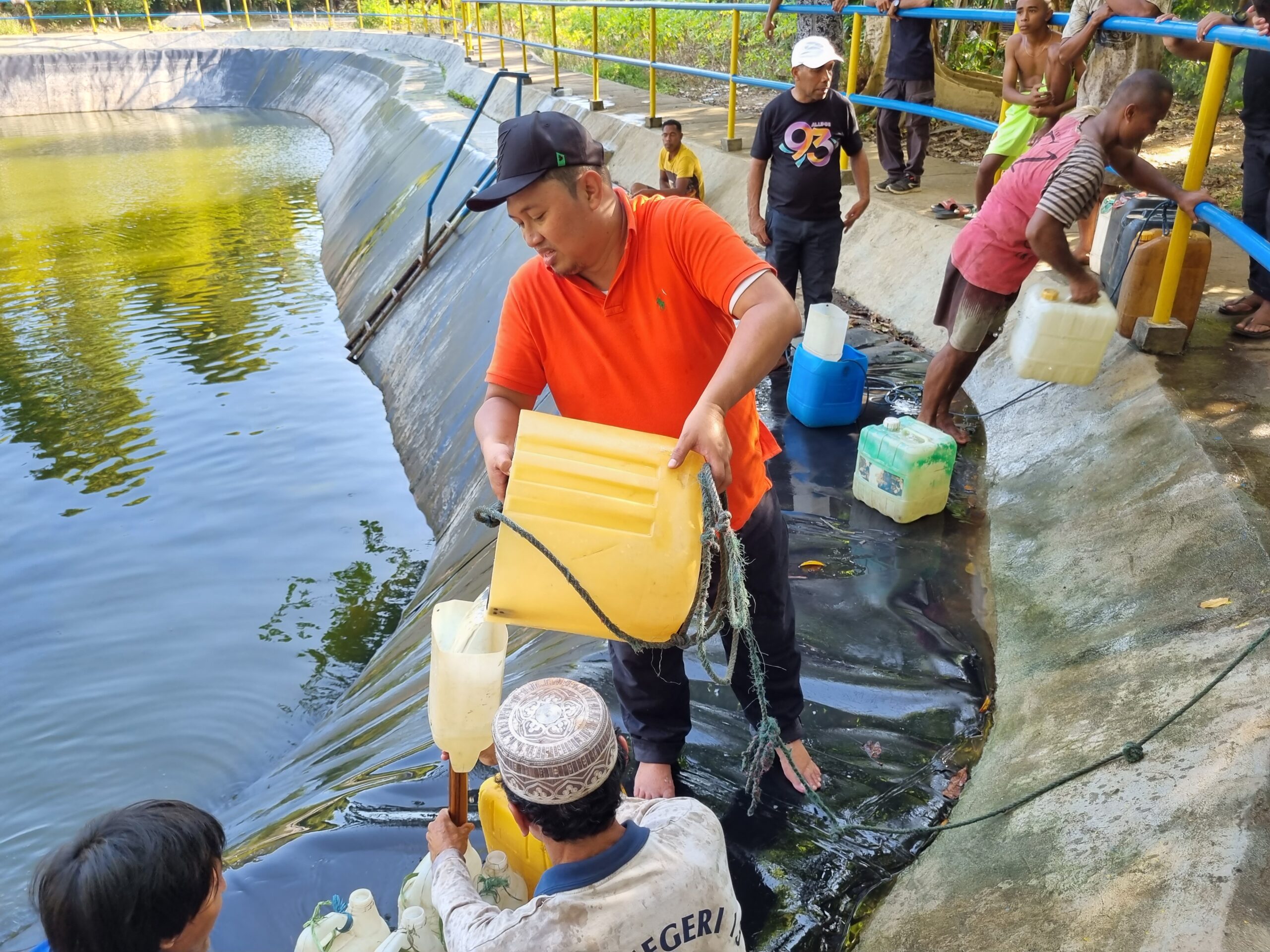 Kunker di Banda, Warga Mengeluh Susahnya Air Bersih ke Sangkala 2 20231107 162120 scaled