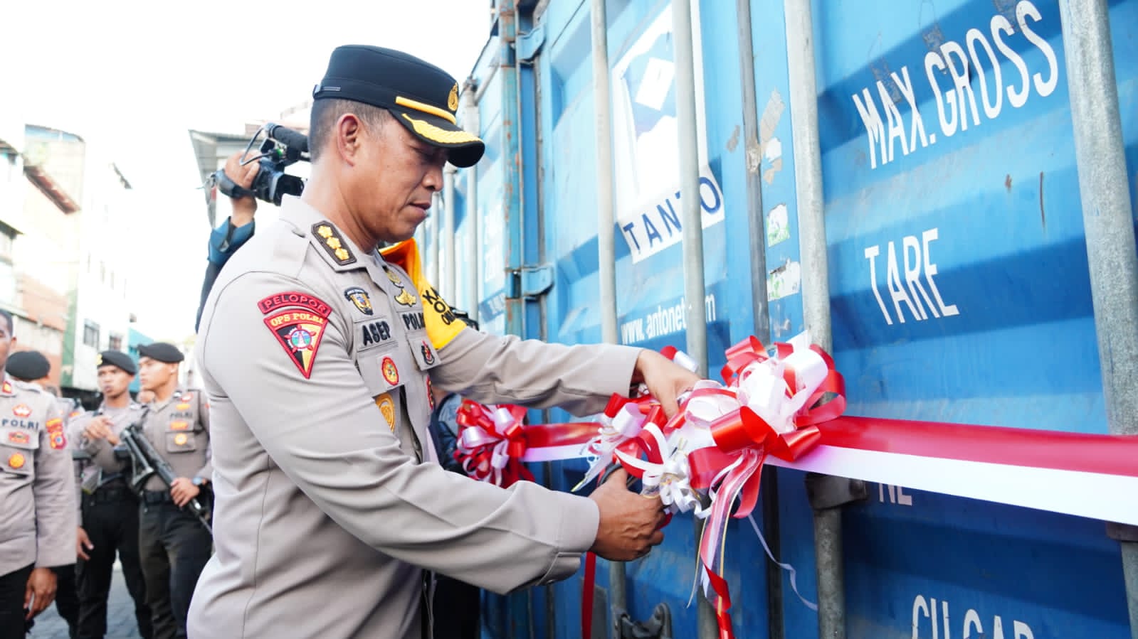 Polda Maluku Kawal Distribusi Surat Suara Pemilu 2024 ke Empat Daerah 2 WhatsApp Image 2023 12 02 at 21.33.53 a3e42d5c