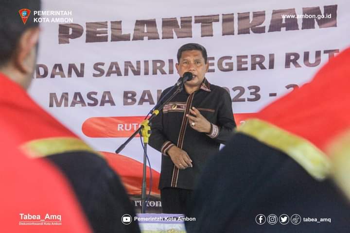 Penjabat Wali Kota Ambon Lantik Saniri Negeri Rutong 1 WhatsApp Image 2023 12 02 at 23.44.00 26f0db66