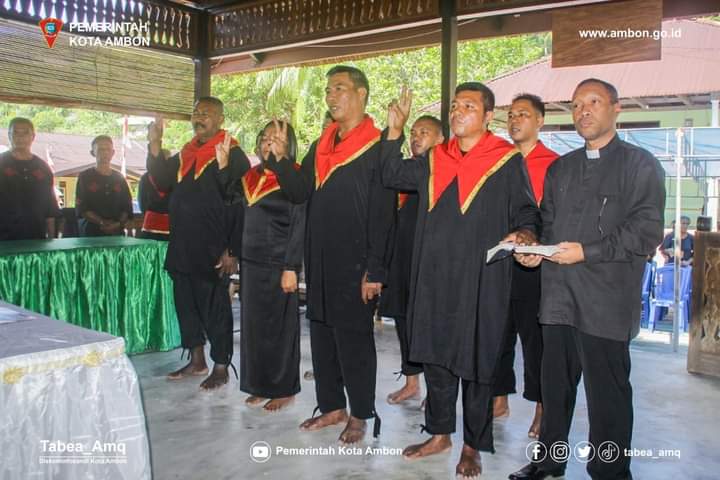 Penjabat Wali Kota Ambon Lantik Saniri Negeri Rutong 2 WhatsApp Image 2023 12 02 at 23.44.01 a2cb0ba6