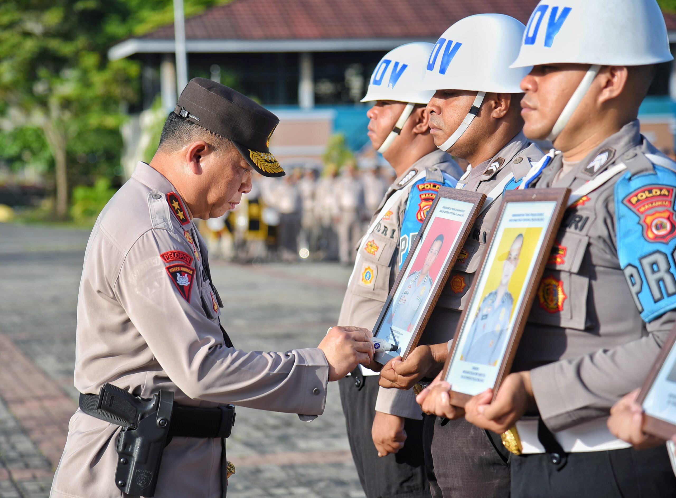 Polda Maluku Laksanakan PTDH Anggotanya, Kapolda: Turun 50% dan Jangan Terjadi Lagi 1 WhatsApp Image 2023 12 04 at 13.36.33 62d4581f scaled