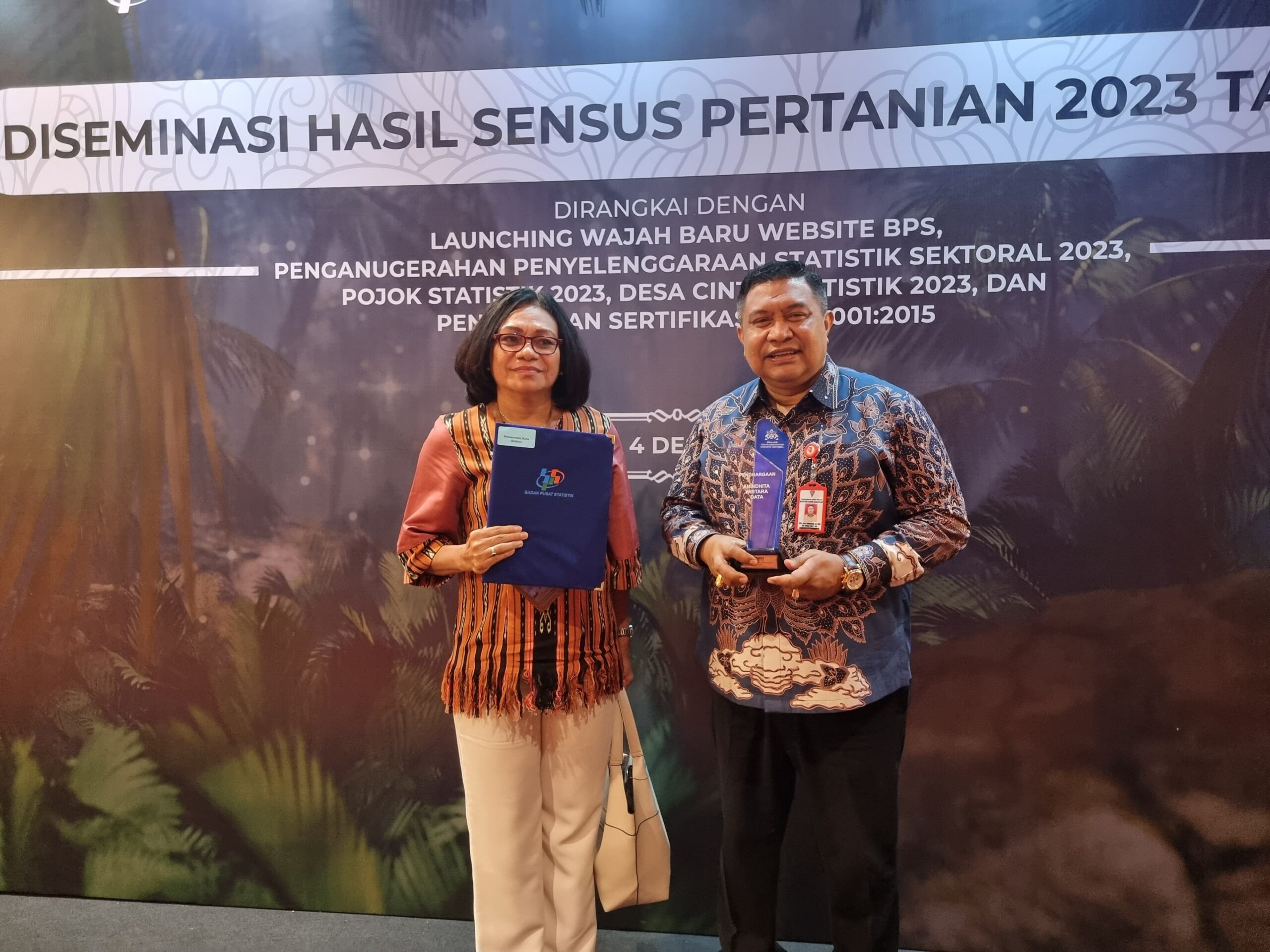 Berpredikat Baik, Pemkot Ambon Terima Penghargaan BPS 1 WhatsApp Image 2023 12 04 at 22.42.15 114edf57 scaled