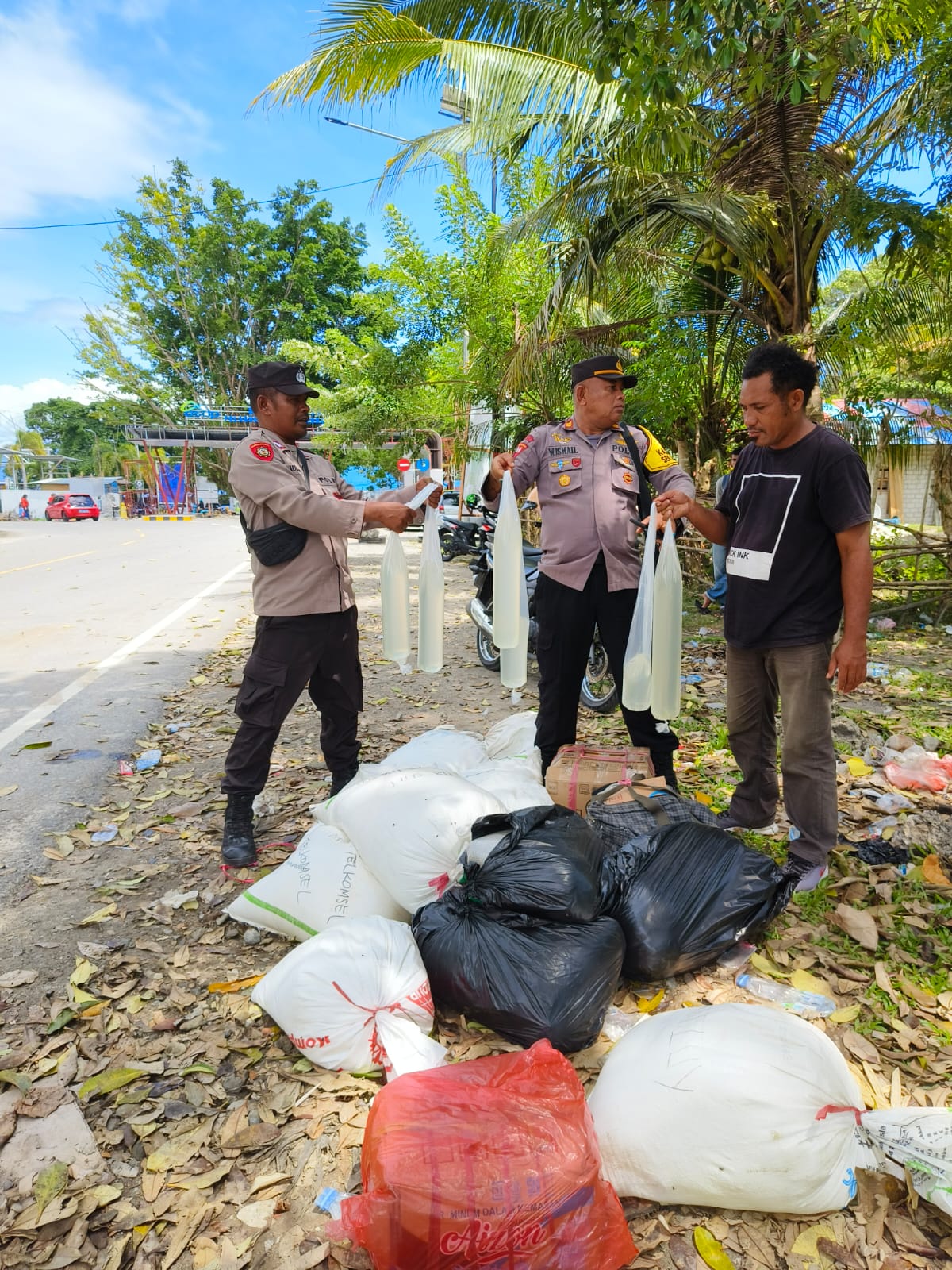 Polsek Salahutu Sita Ribuan Liter Sopi 1 WhatsApp Image 2023 12 12 at 15.49.06 b7d92ceb