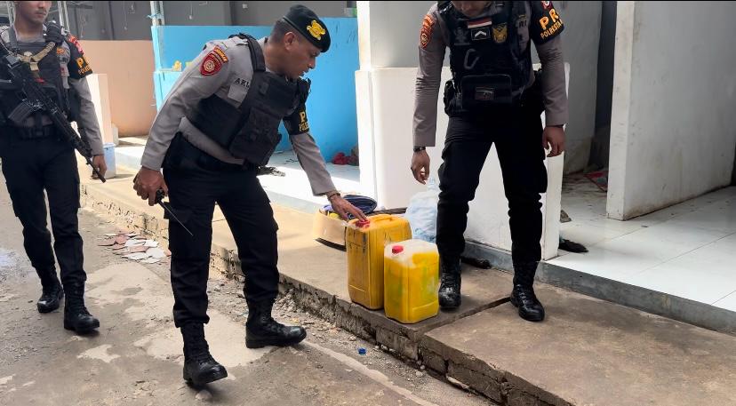 Sat Samapta Polresta Ambon Temukan Miras Saat Pelaksanaan Patroli 1 WhatsApp Image 2023 12 13 at 13.50.24 87fec7e1