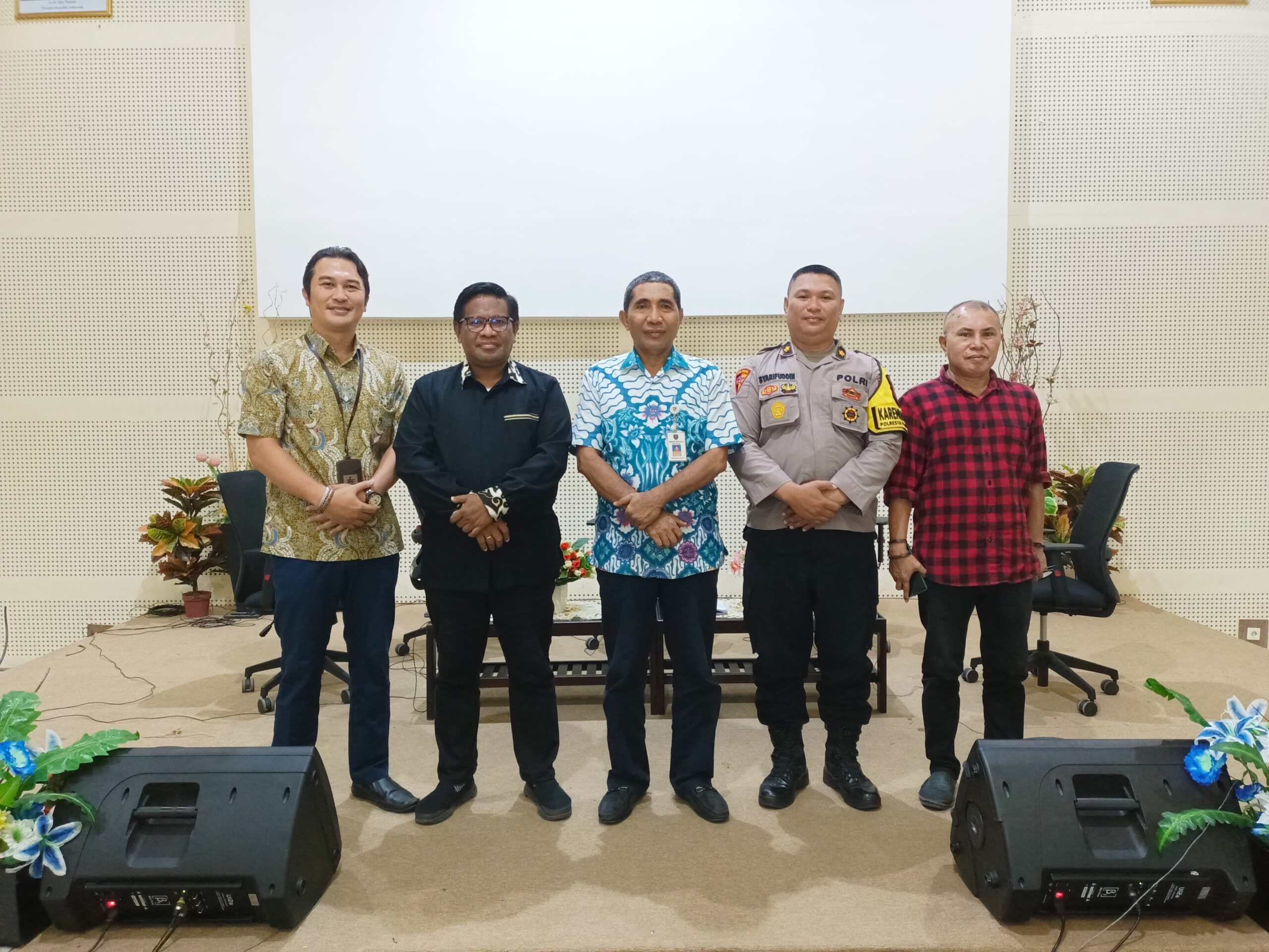 Polda Maluku Gelar Dialog Soroti Kesiapan Jelang Nataru 1 WhatsApp Image 2023 12 15 at 12.19.33 6eaf258b scaled