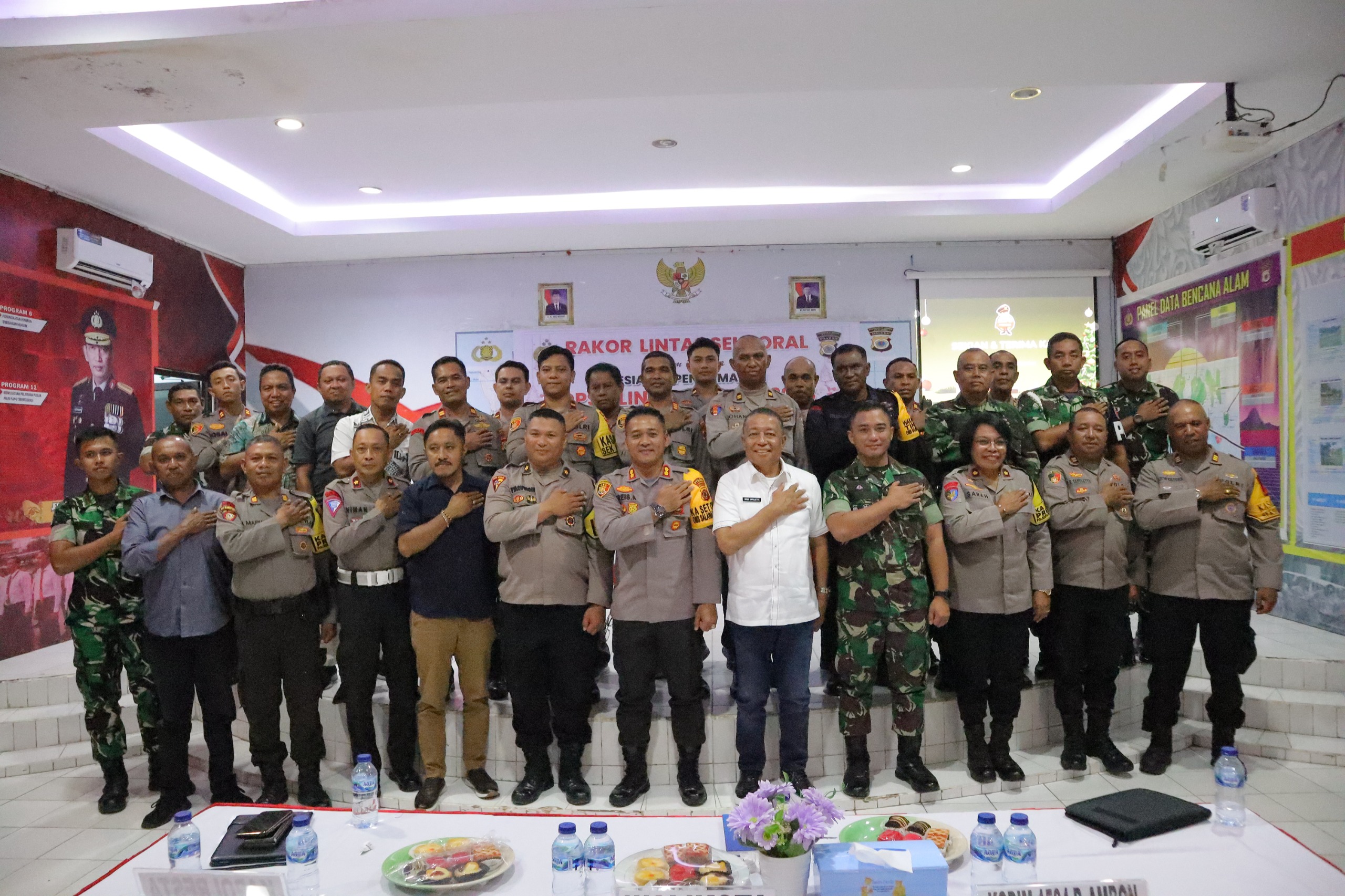 Polresta Ambon Gelar Rakor Lintas Sektoral Jelang Pengamanan Natal Dan Tahun Baru 2024 1 WhatsApp Image 2023 12 16 at 14.57.01 76618a34