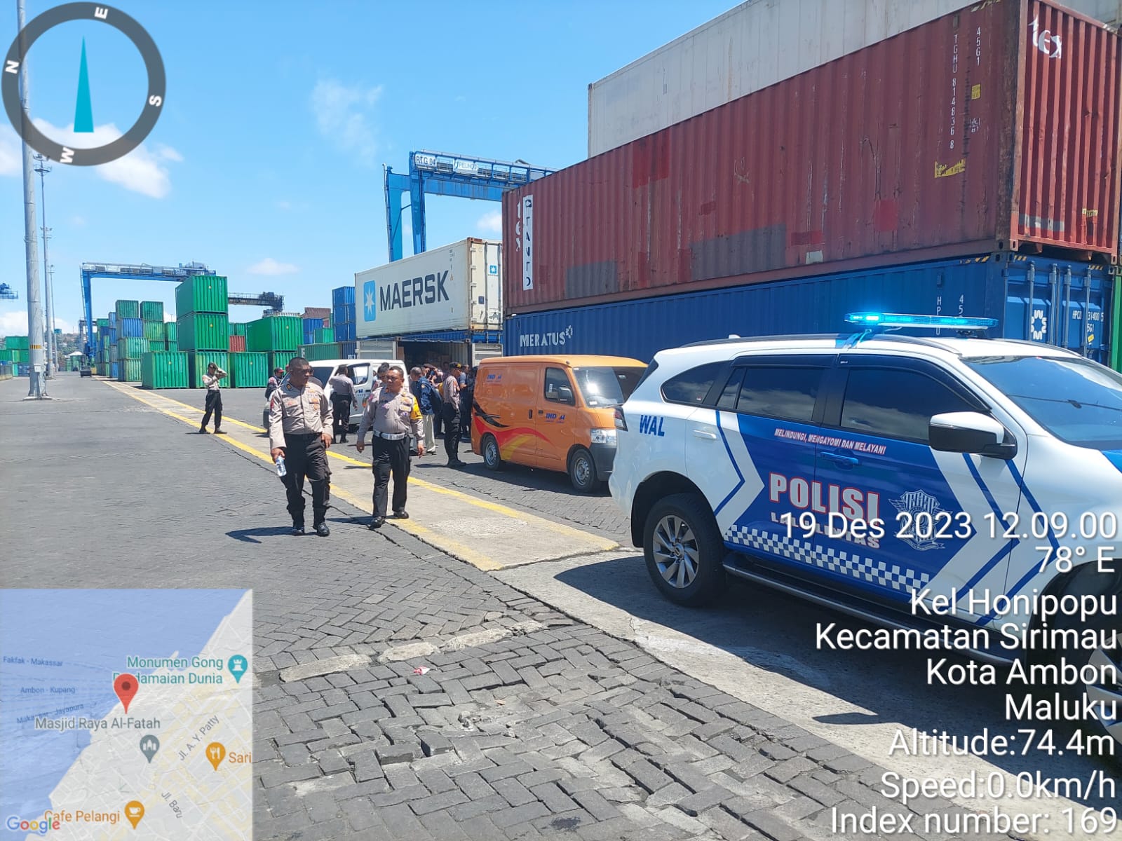 Satgas OMB Polda Maluku Kawal Distribusi Surat Suara Pemilu Presiden ke Kota Ambon 1 WhatsApp Image 2023 12 19 at 15.25.42 9e58f4e1