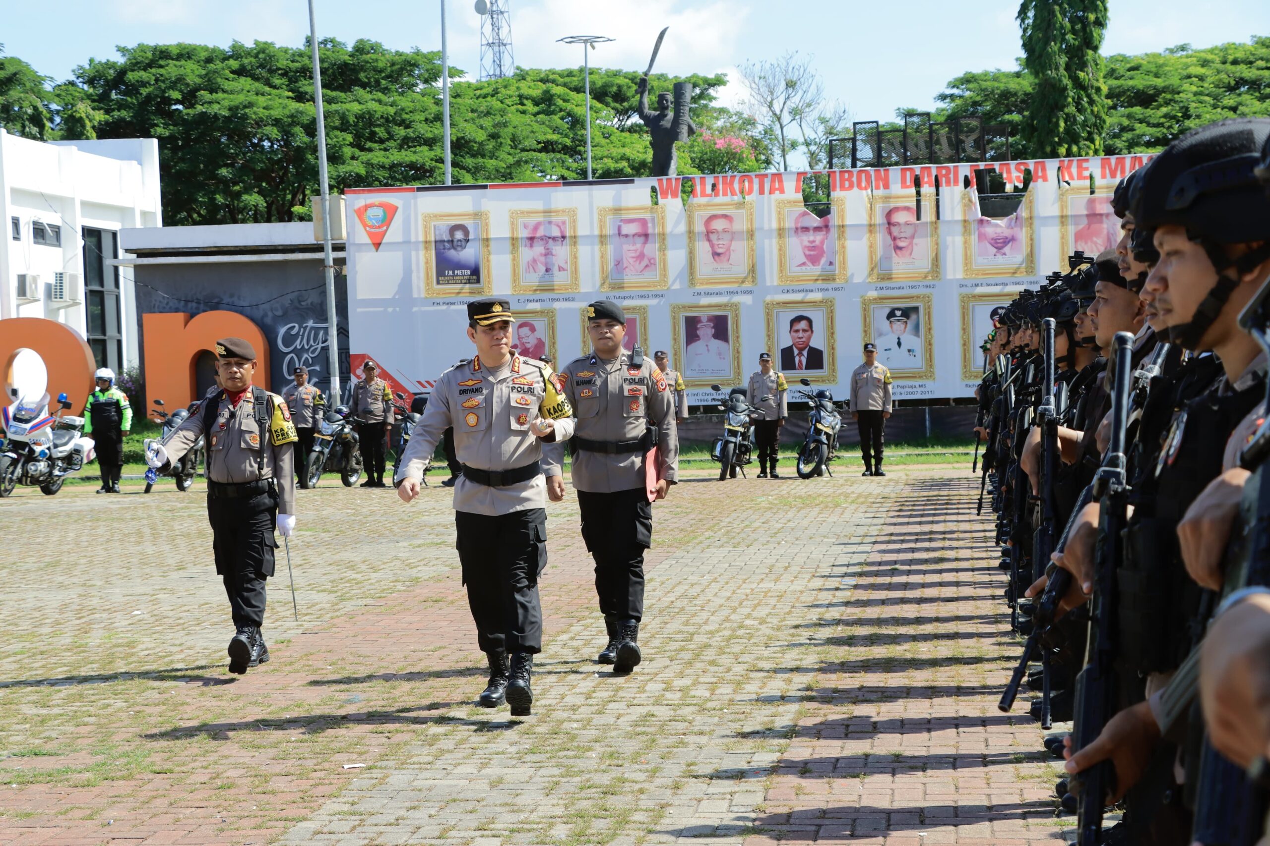 Polresta Ambon Gelar Apel Operasi Lilin Salawaku tahun 2023 1 WhatsApp Image 2023 12 22 at 10.22.32 039a4482 scaled