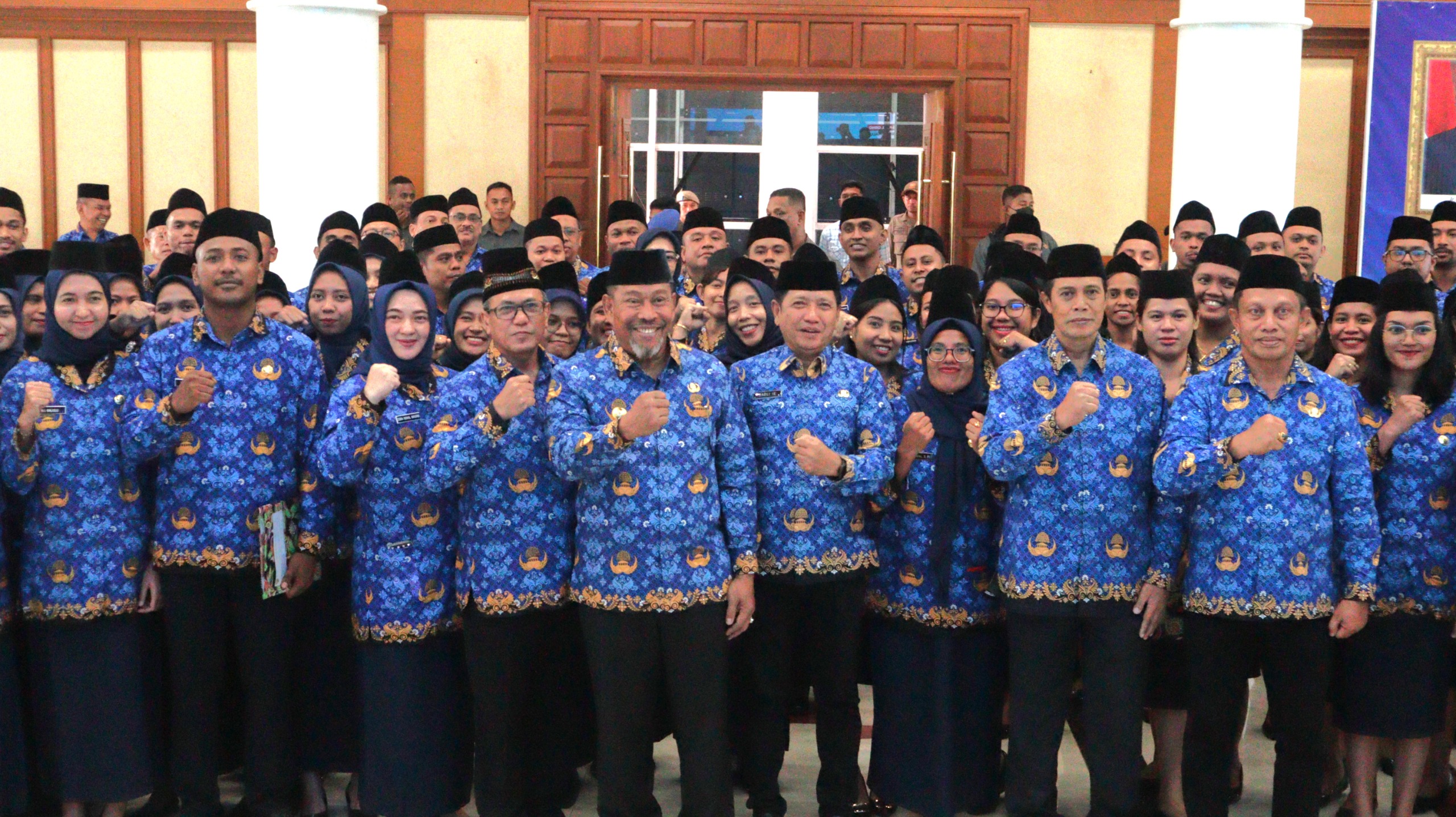 Gubernur Maluku Lantik 101 PPPK Jabatan Fungsional Tenaga Teksnis Formasi 2022 1 WhatsApp Image 2023 12 30 at 18.56.02 9c5355f1