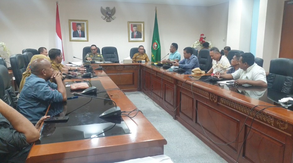 Bahas Penertiban Dan Pengosongan Ruko,Pemda Lakukan Pertemuan Dengan Pemilik Ruko 1 WhatsApp Image 2024 01 09 at 15.00.52 6ba51cfc