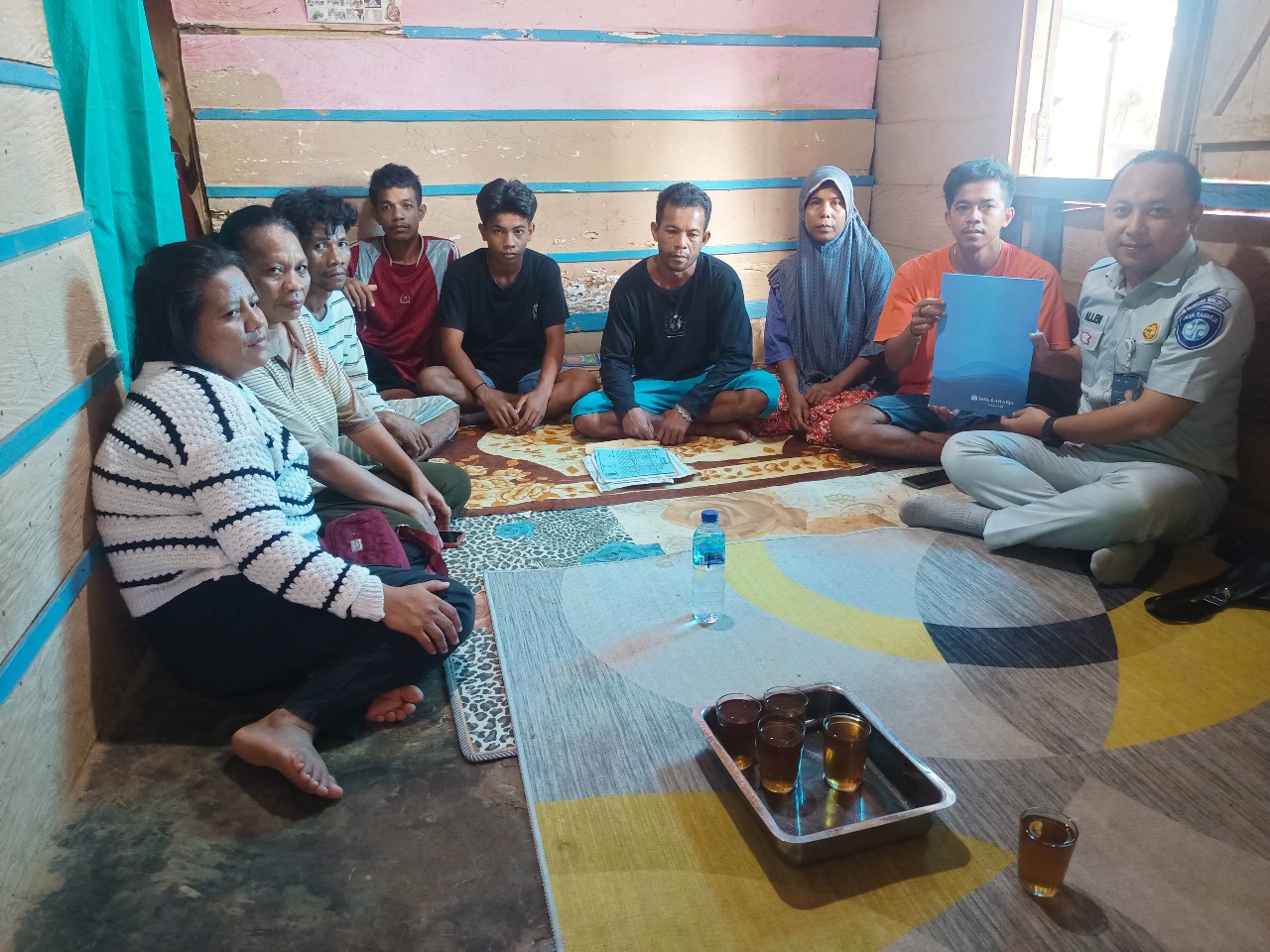 Jasa Raharja Cabang Maluku Serahkan Santunan Kepada Ahli Waris Korban Meninggal Dunia Kecelakaan Di Kecamatan Maluku Tengah 1 WhatsApp Image 2024 01 15 at 17.31.44 01debfc7