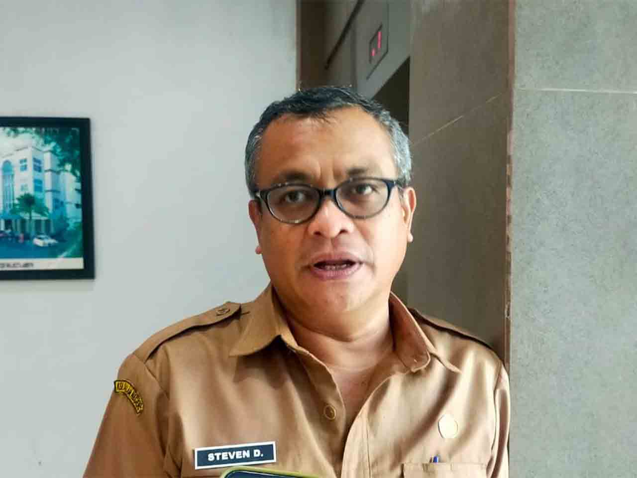 Dominggus Jawab Polemik Pegawai Kontrak Damkar Ambon 1 PEMKOT 041223 1 OK