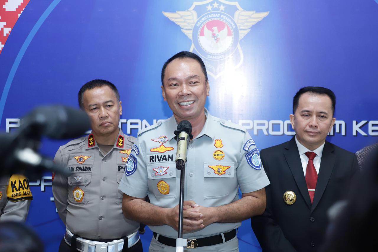 Pembina Samsat Nasional Gelar Kick Off Implementasi Pasal 74 UU Nomor 22 Tahun 2009 tentang Lalu Lintas dan Angkutan Jalan 1 WhatsApp Image 2024 02 24 at 10.48.52 68d3950a
