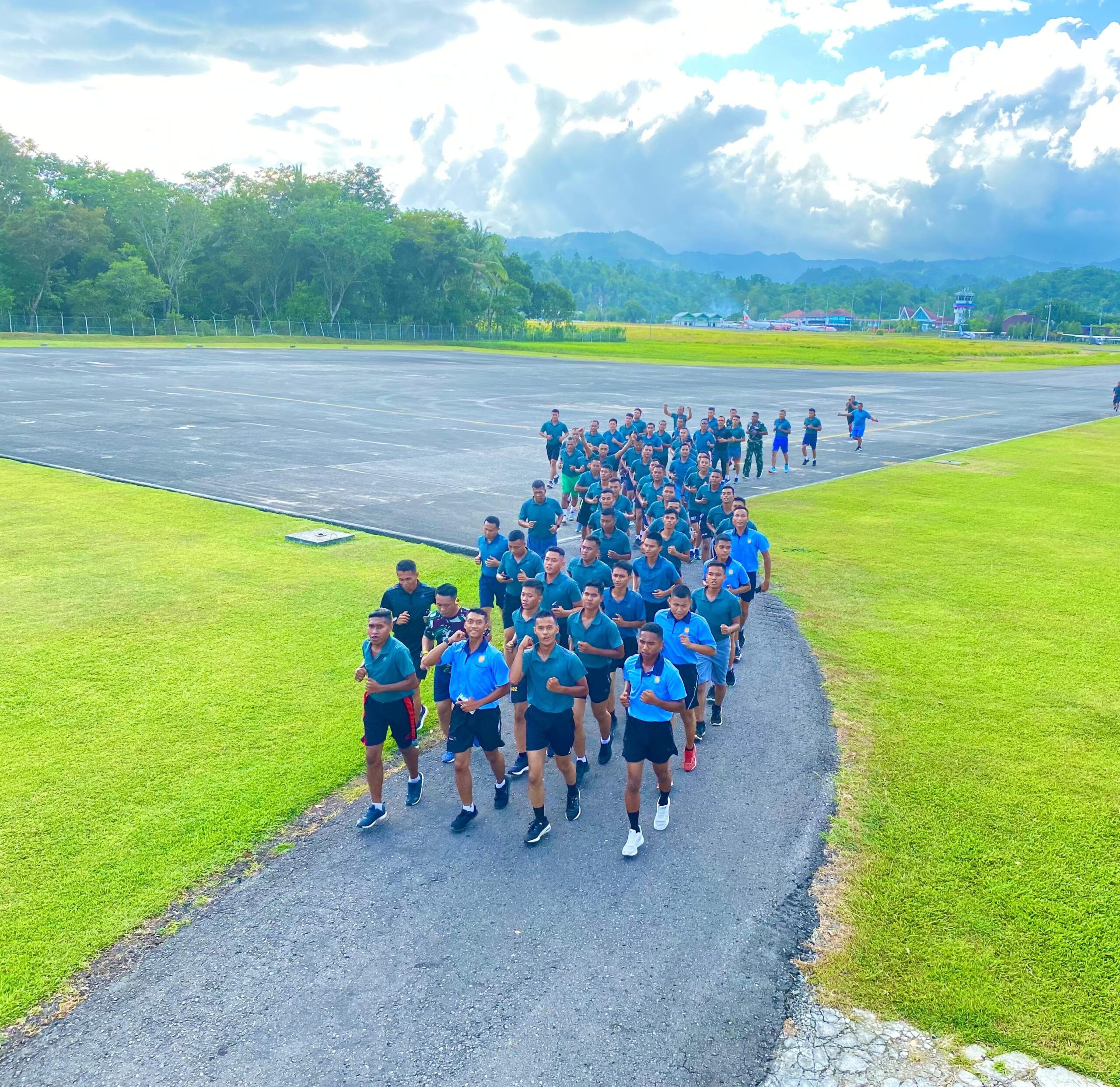 Tingkatkan Kemampuan Prajurit Tangkas Lanud Pattimura Laksanakan Olahraga Sore. 1 WhatsApp Image 2024 02 28 at 23.25.04 9aa698d2 scaled