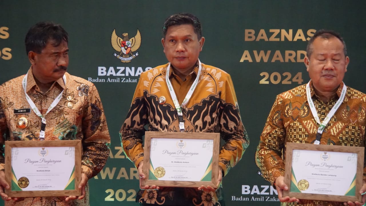 Dukung Program Baznas, Wattimena Terima Penghargaan 1 WhatsApp Image 2024 02 29 at 16.24.46 158b91be