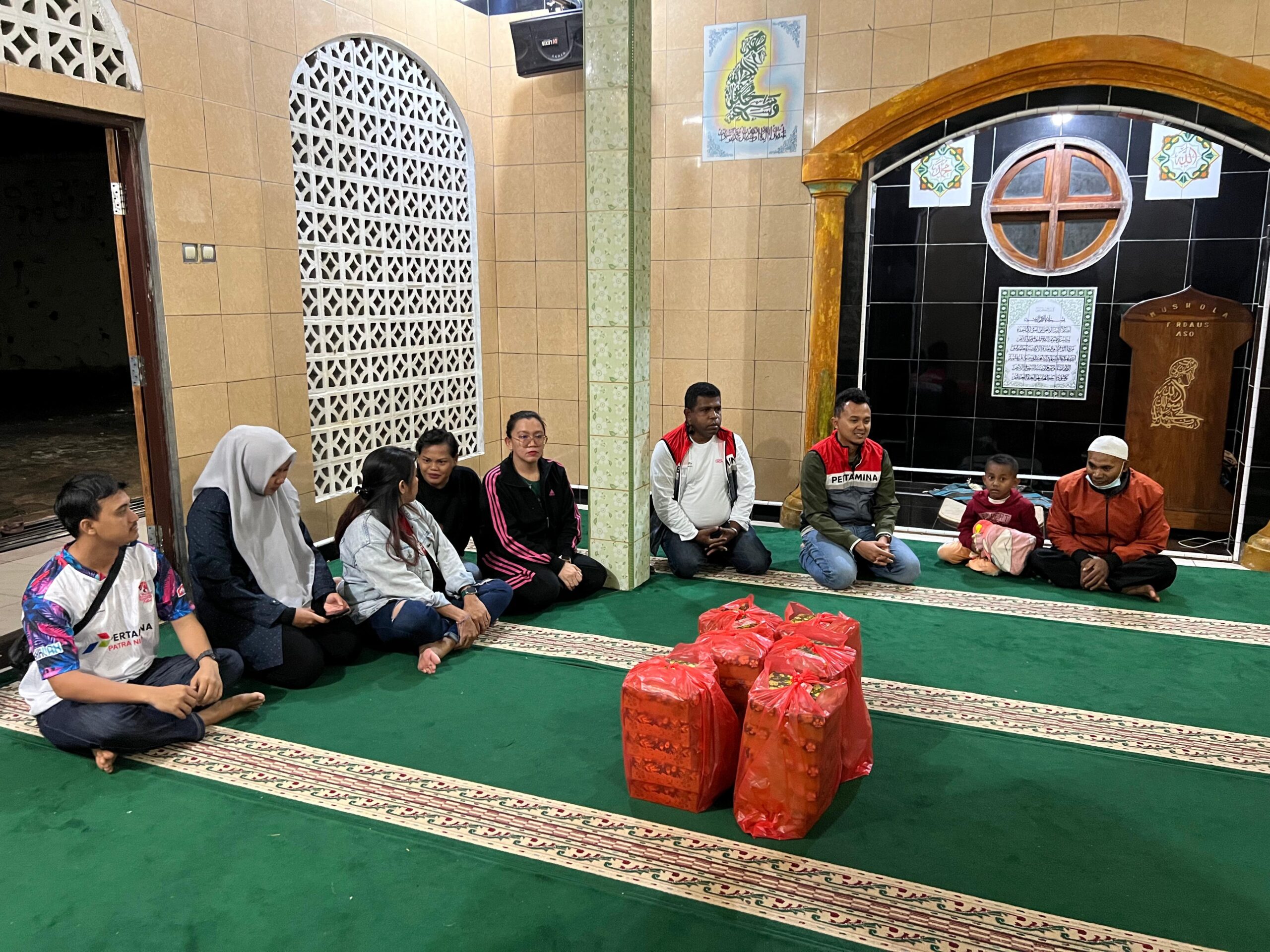 Meriahkan Semangat Ramadhan, Pertamina Patra Niaga Regional Papua Maluku Gelar Sahur on the Road Bersama Anak Yatim Jayapura 2 WhatsApp Image 2024 03 19 at 13.37.26 6b58a5a5 scaled