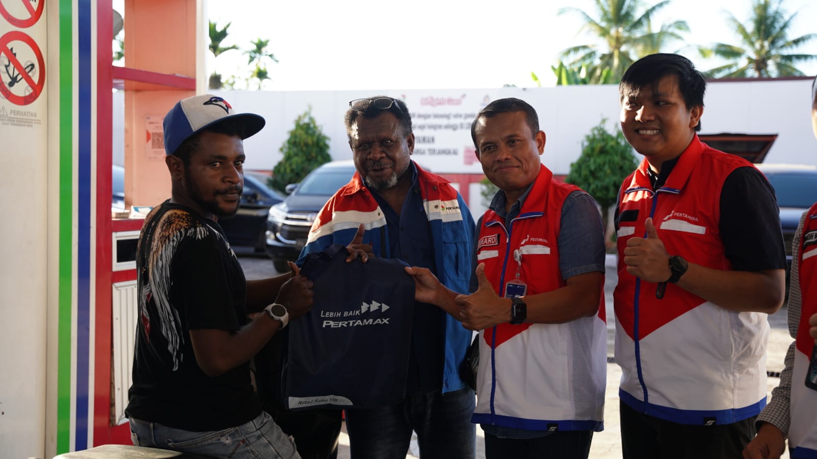 Sidak SPBU Nabire, Pertamina Tinjau Kesiapan Sarfas SPBU dan Berbagi Takjil Gratis 1 WhatsApp Image 2024 03 28 at 19.18.23 203e6a2d