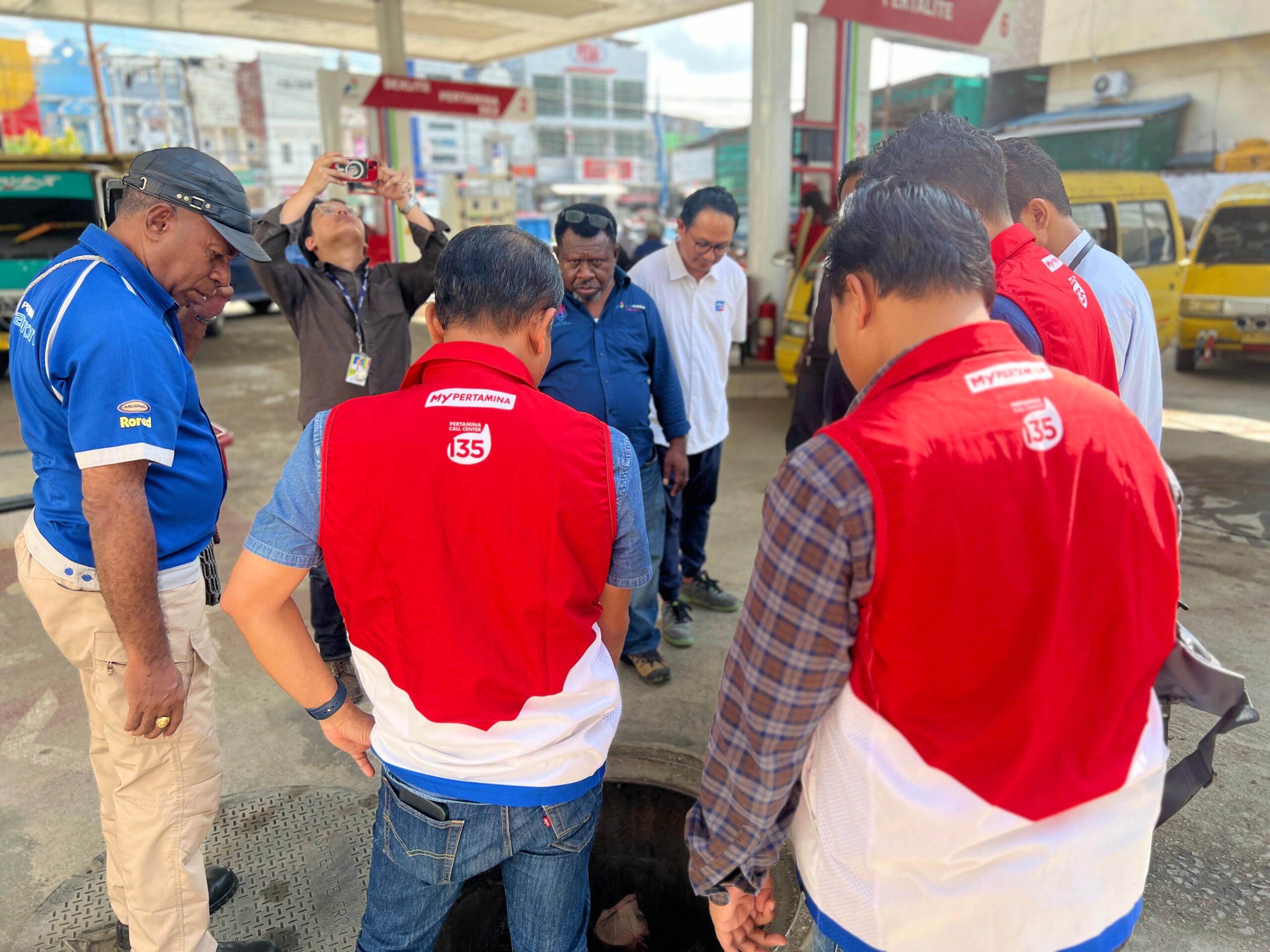 Pastikan Kelancaran Arus Balik Lebaran 2024, Executive General Manager Pertamina Patra Niaga Regional Papua Maluku Lakukan Sidak ke Sejumlah SPBU Sorong 1 IMG 20240419 WA0006 scaled