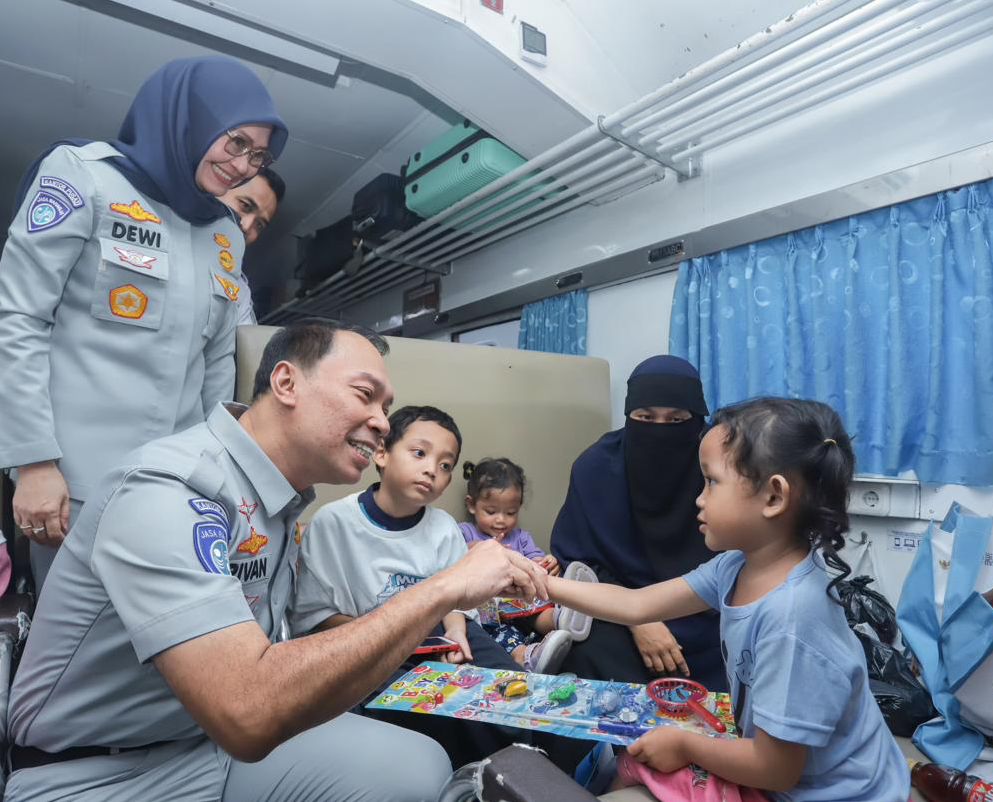 Gelar Flag Off Mudik Bersama BUMN Tahap Pertama, Jasa Raharja Berangkatkan Ribuan Pemudik Moda Kereta Api ke Sejumlah Daerah 1 WhatsApp Image 2024 04 03 at 05.49.39 0baf5857