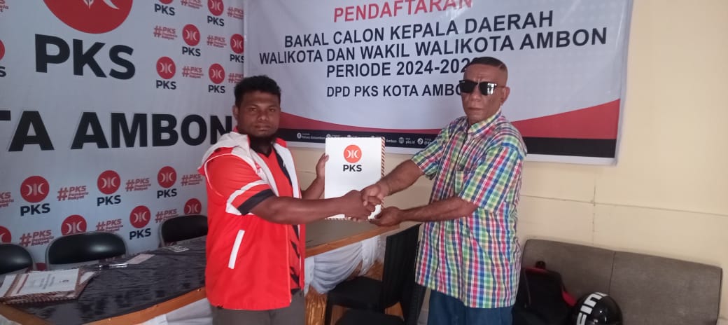 Tim Ferly Tahapary Kembali Ambil Formulir Pendaftaran Di DPC PKS Kota Ambon 1 WhatsApp Image 2024 04 25 at 12.28.24 84c2c044