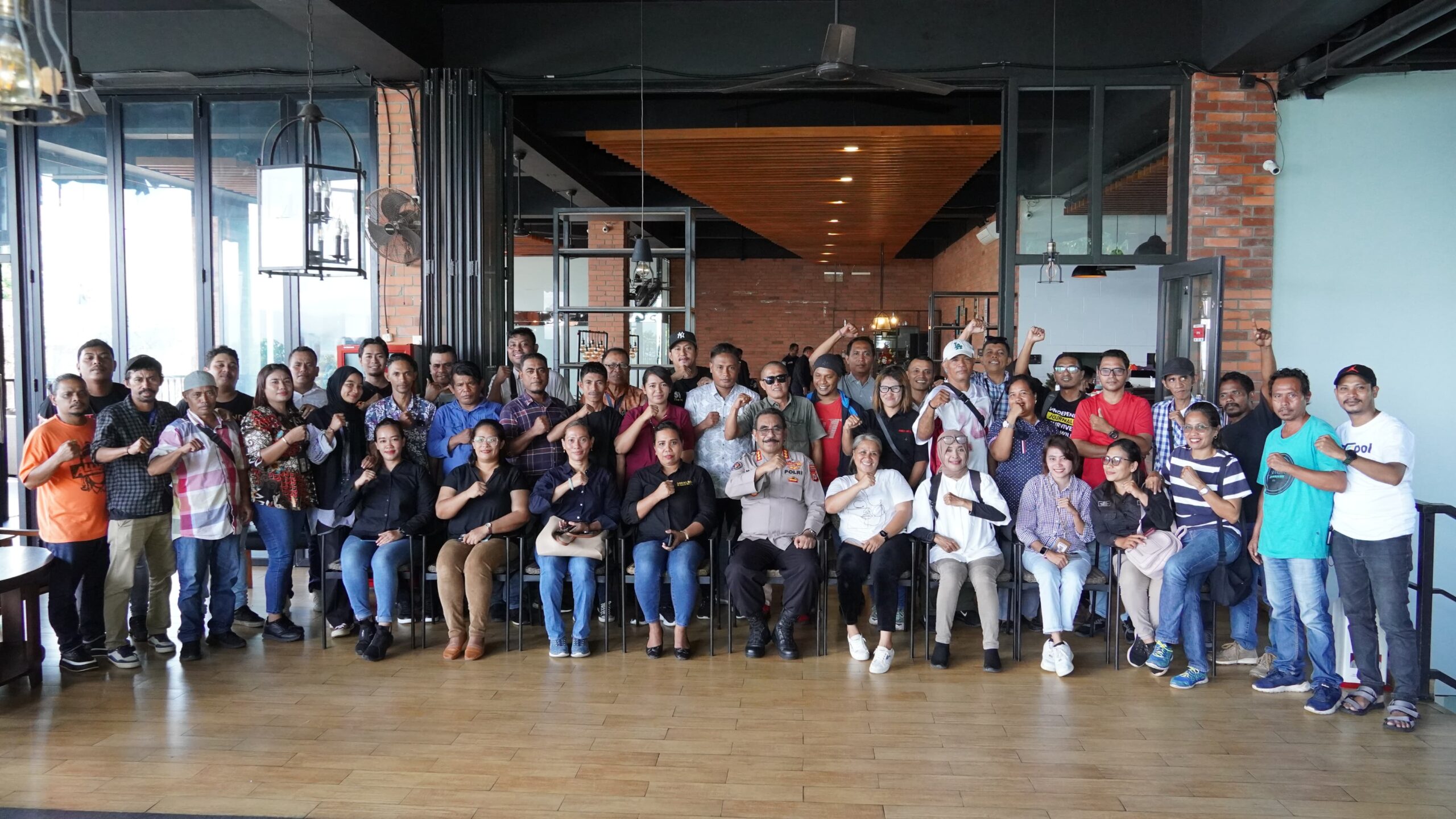 Jelang Purna Bakti, Kabid Humas Polda Maluku Pamit ke Wartawan 1 IMG 20240516 WA0061 scaled