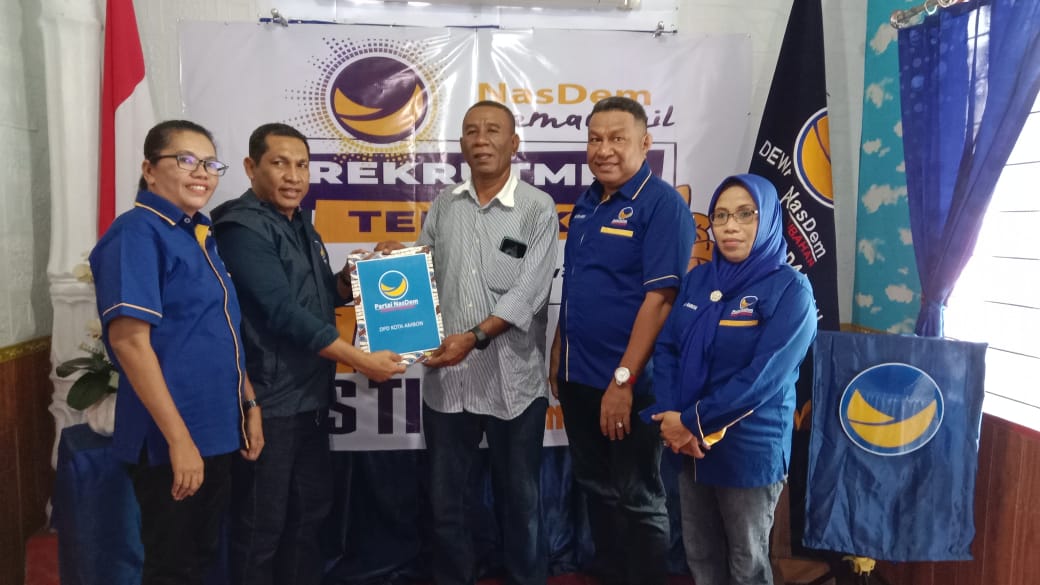 Ferly Tahapary Datangi DPD Partai Nasdem 1 WhatsApp Image 2024 05 06 at 13.14.21 db36758d