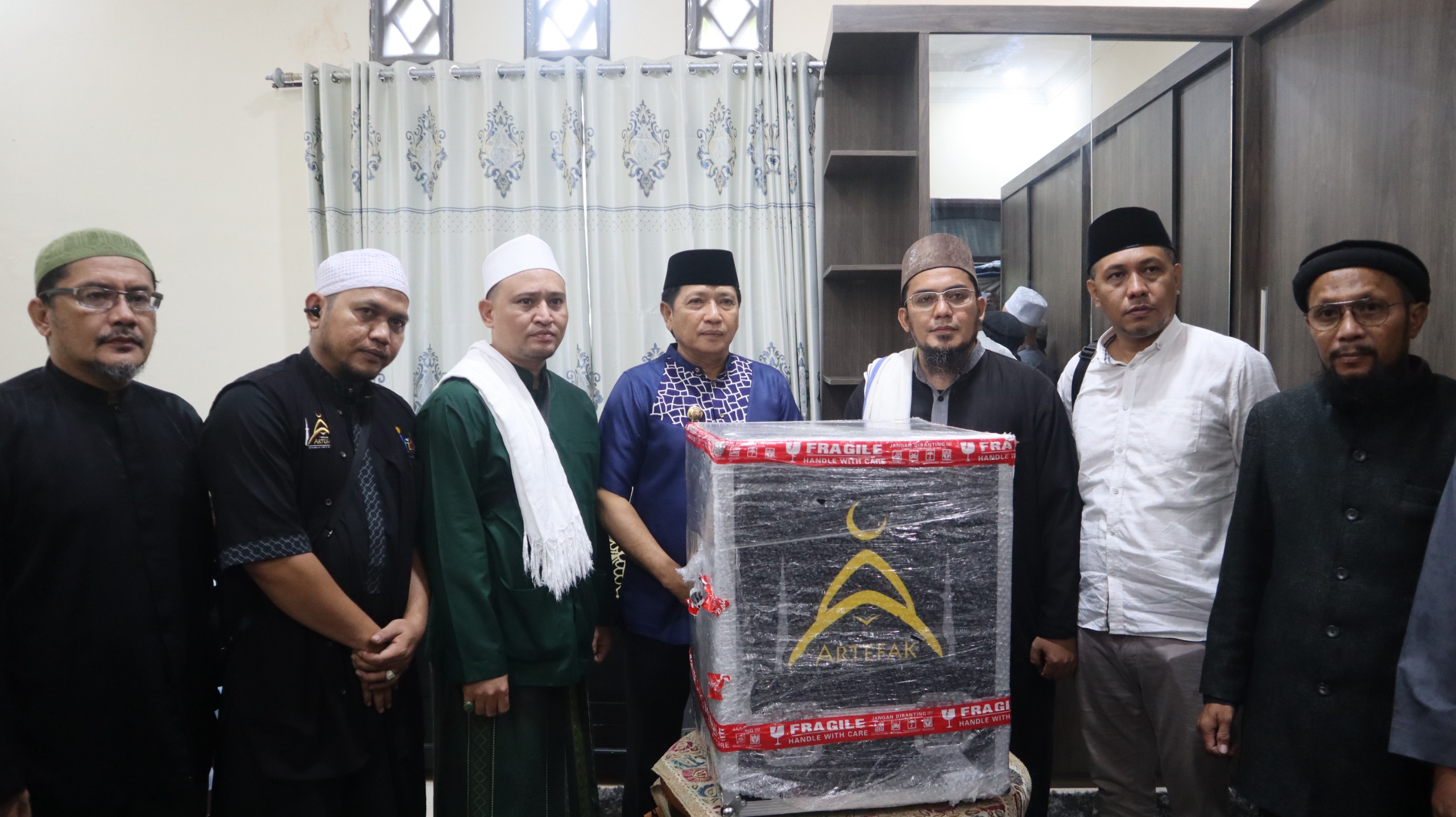 Pj Gubernur Maluku Ajak Masyarakat Hadiri Festival Al - Mulk Pameran Artefak Rasulullah SAW 1 WhatsApp Image 2024 05 12 at 22.41.42 e75b3969